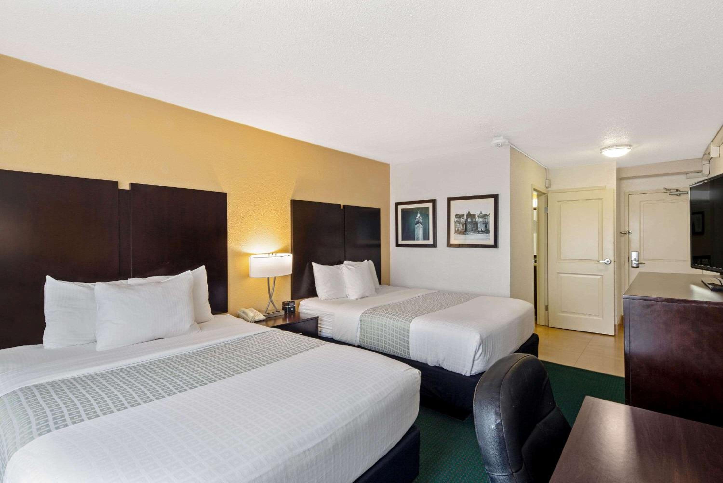 Double Room with Two Double Beds photo 2