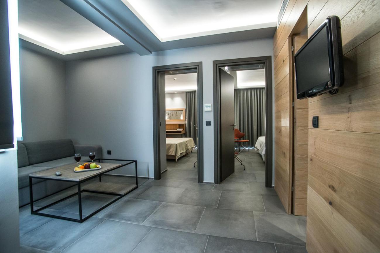 Deluxe Two-Bedroom Family Room