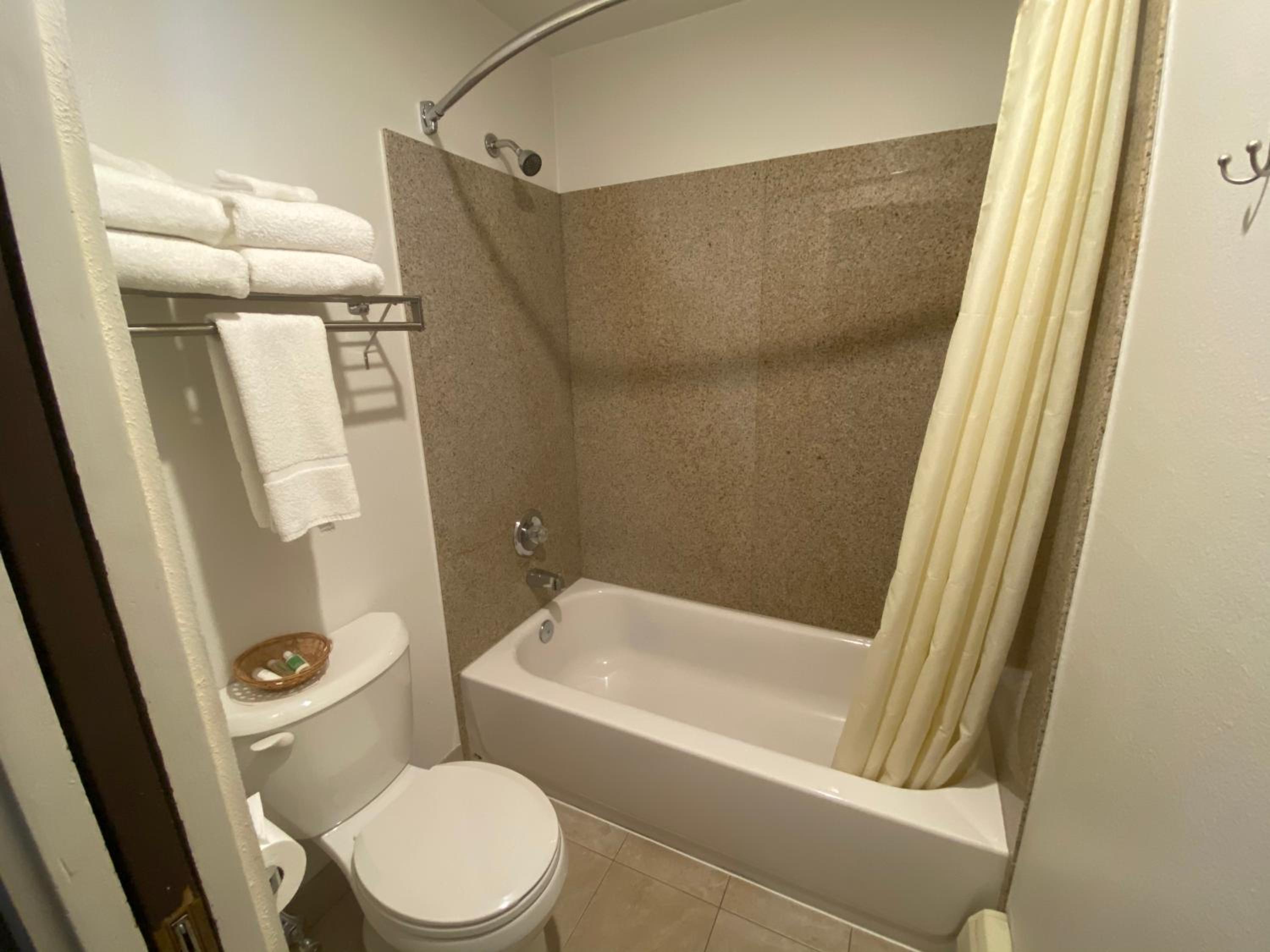 Deluxe Queen Room photo 3
