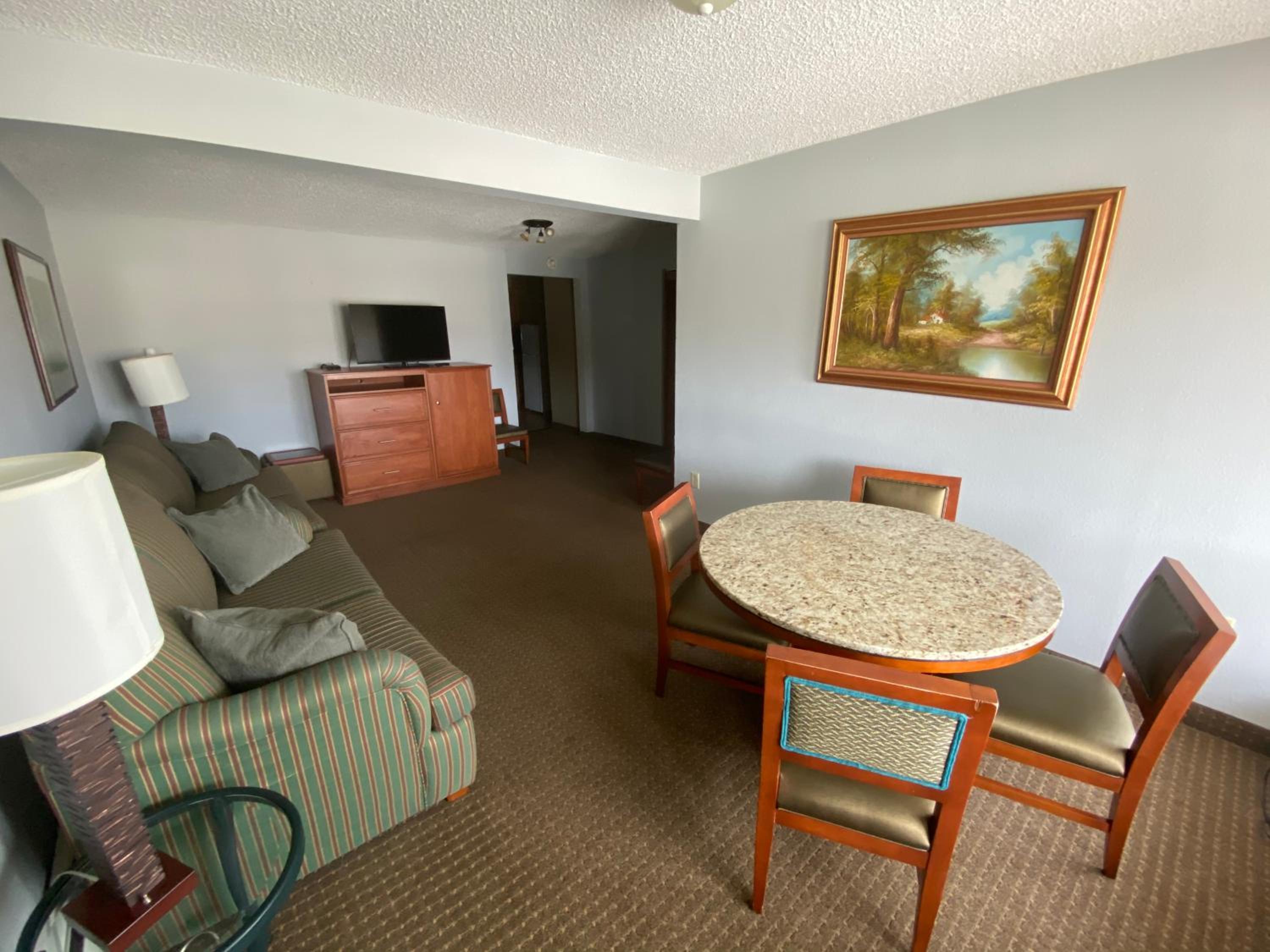 One-Bedroom Apartment photo 1