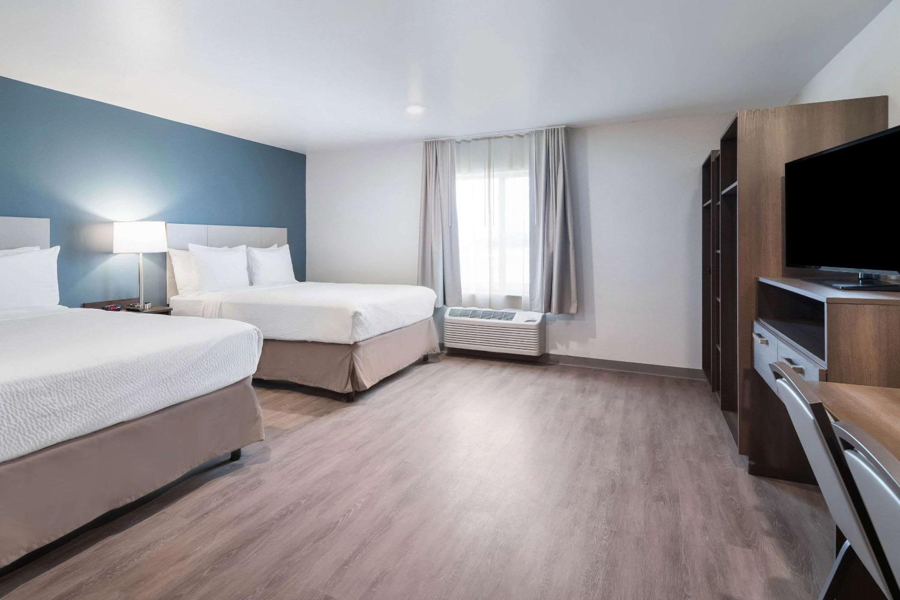 Queen Room with Two Queen Beds - Accessible/Non-Smoking  photo 2
