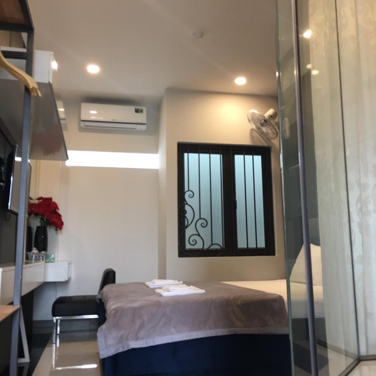 Deluxe Room (2 Adults + 1 Child)