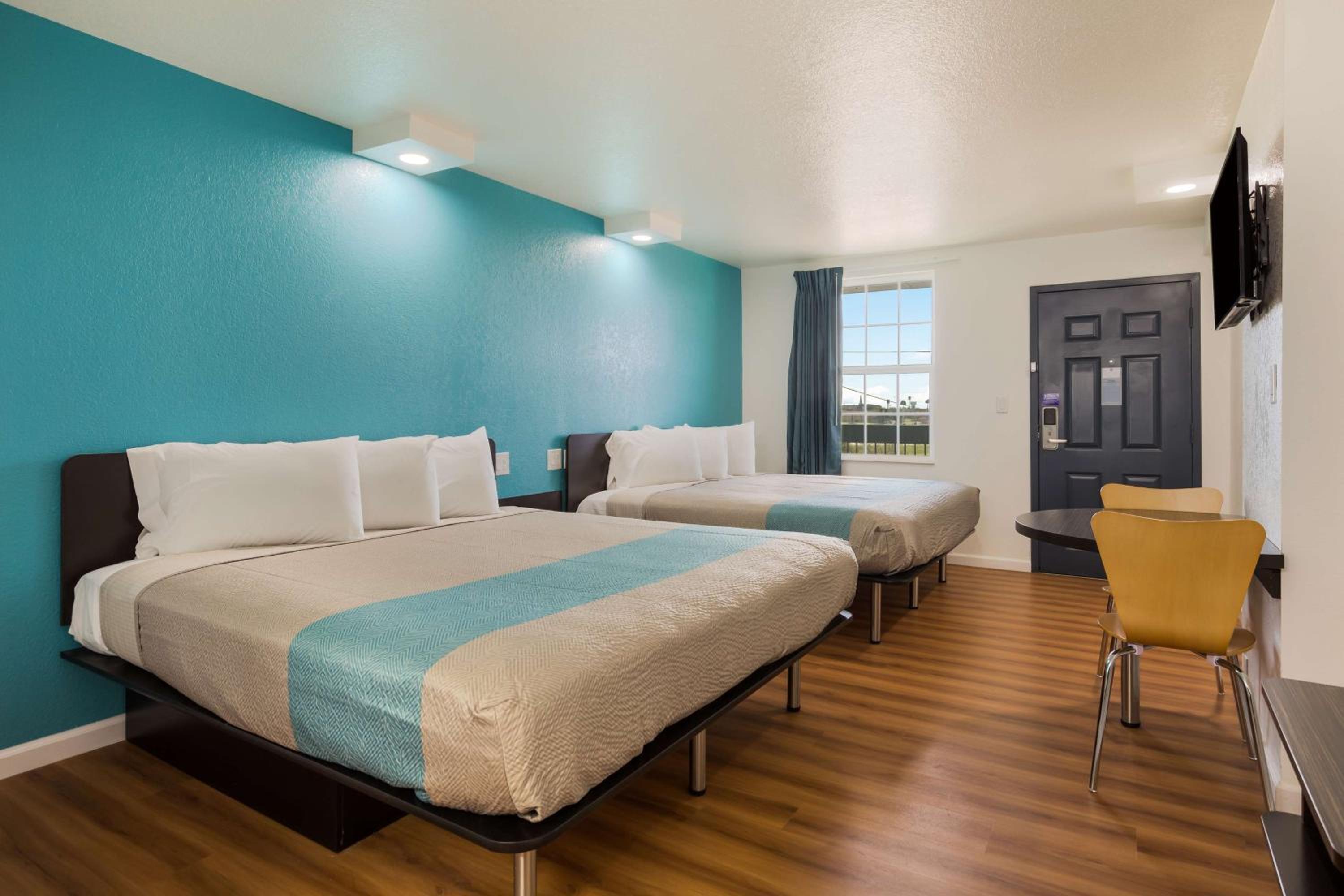 King Room with Two King Beds - Non-Smoking photo 1