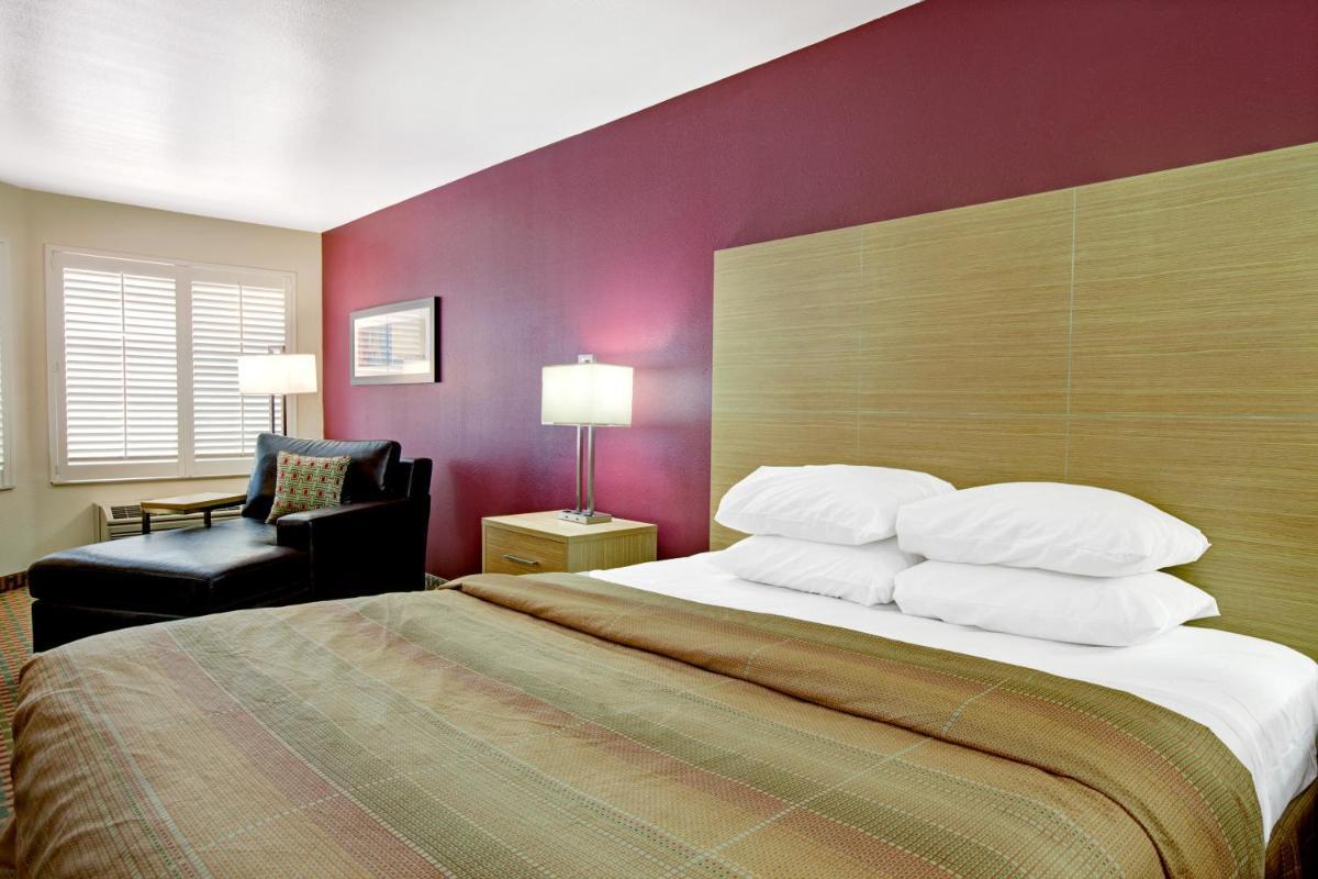 Business King Room - Non-Smoking photo 2