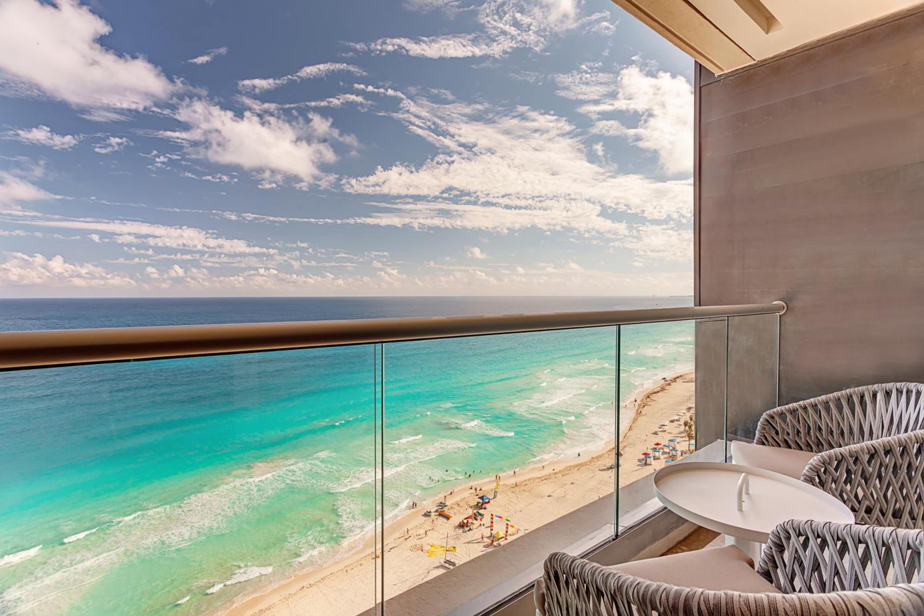 Luxury Chairman's Two Bedroom Suite Ocean Front Diamond Club - Photo 11
