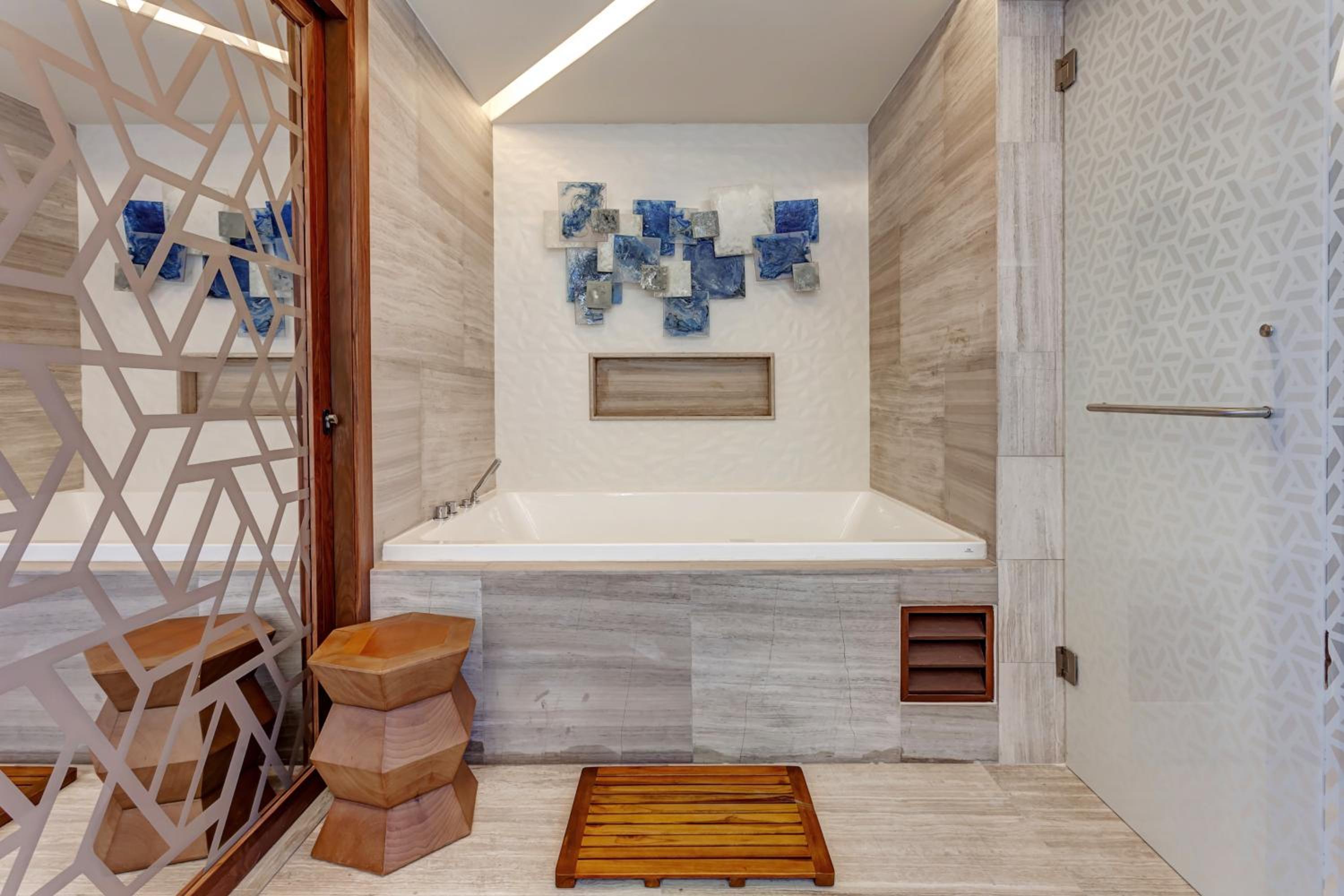 Luxury Chairman's Two Bedroom Suite Ocean Front Diamond Club - Photo 6