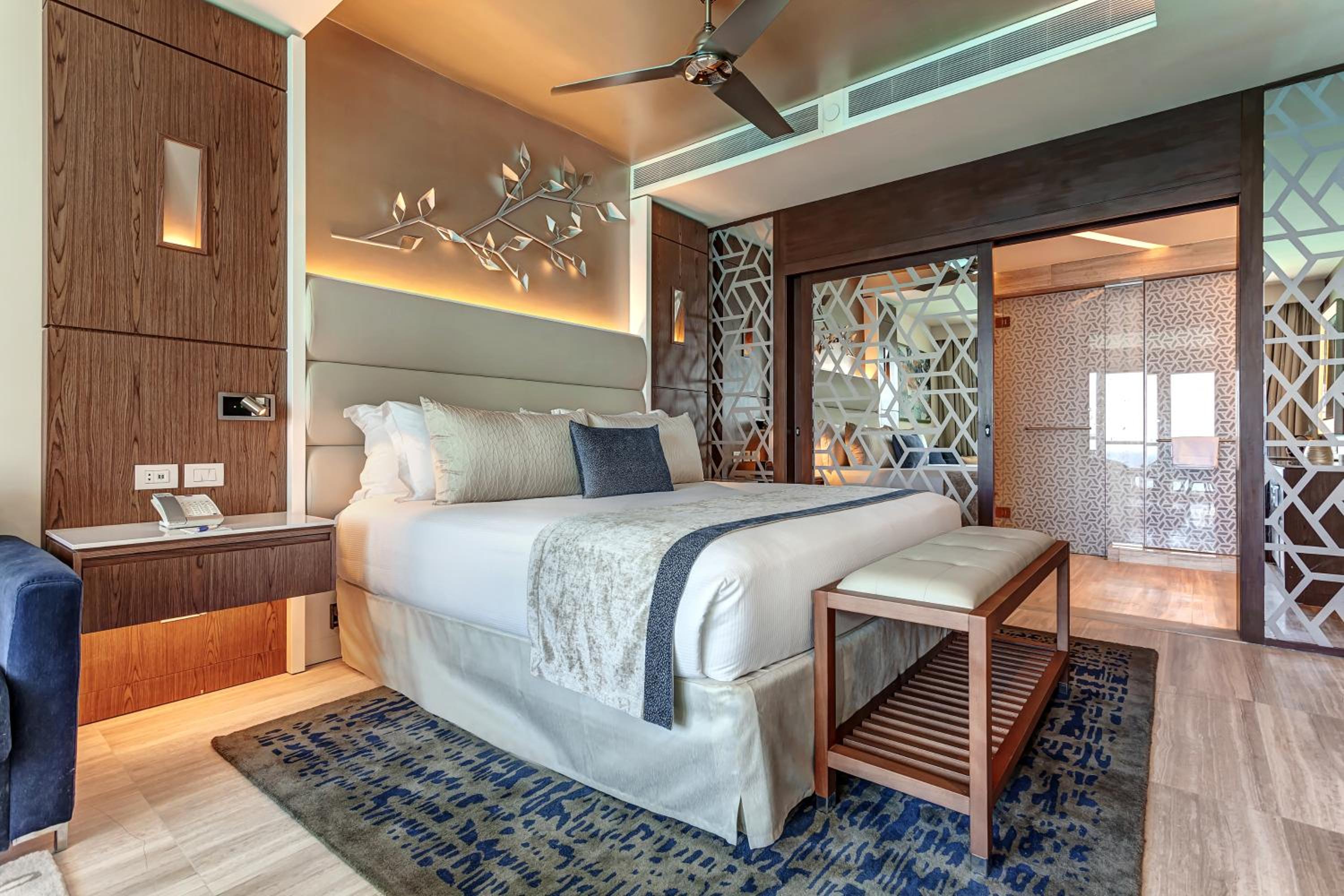 Luxury Chairman's Two Bedroom Suite Ocean Front Diamond Club - Photo 17