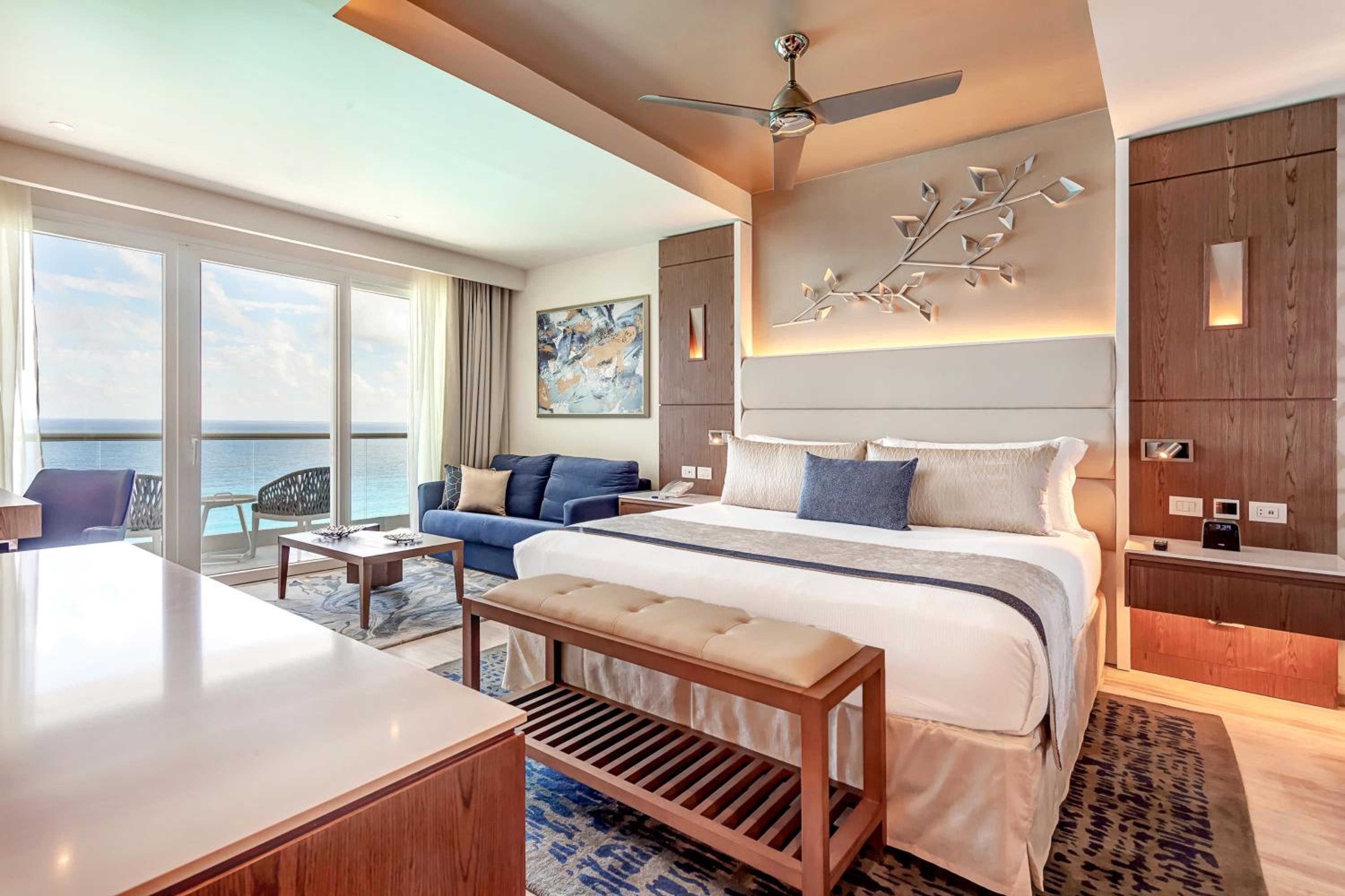 Luxury Chairman's Two Bedroom Suite Ocean Front Diamond Club - Photo 5