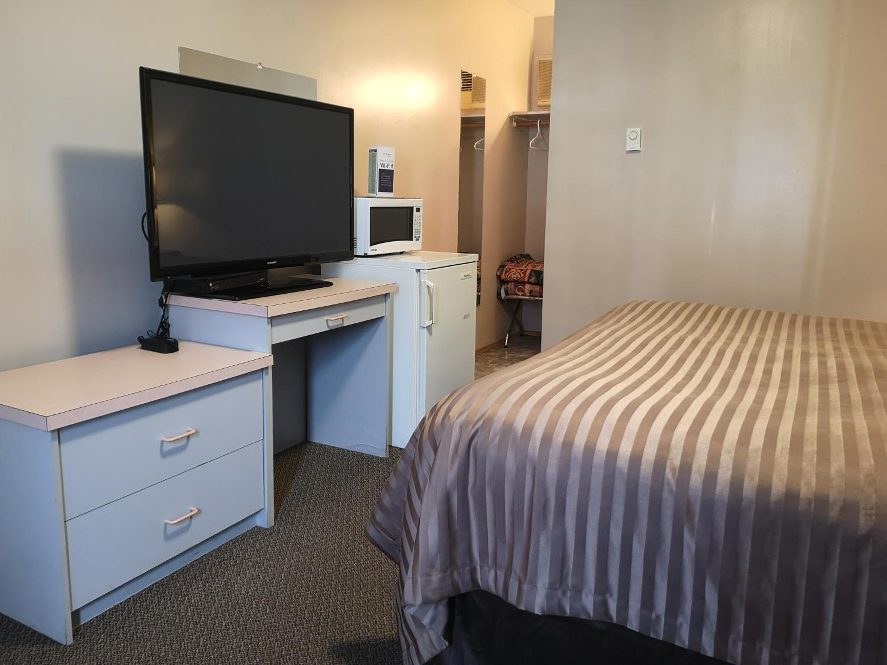 Deluxe King Room photo 2