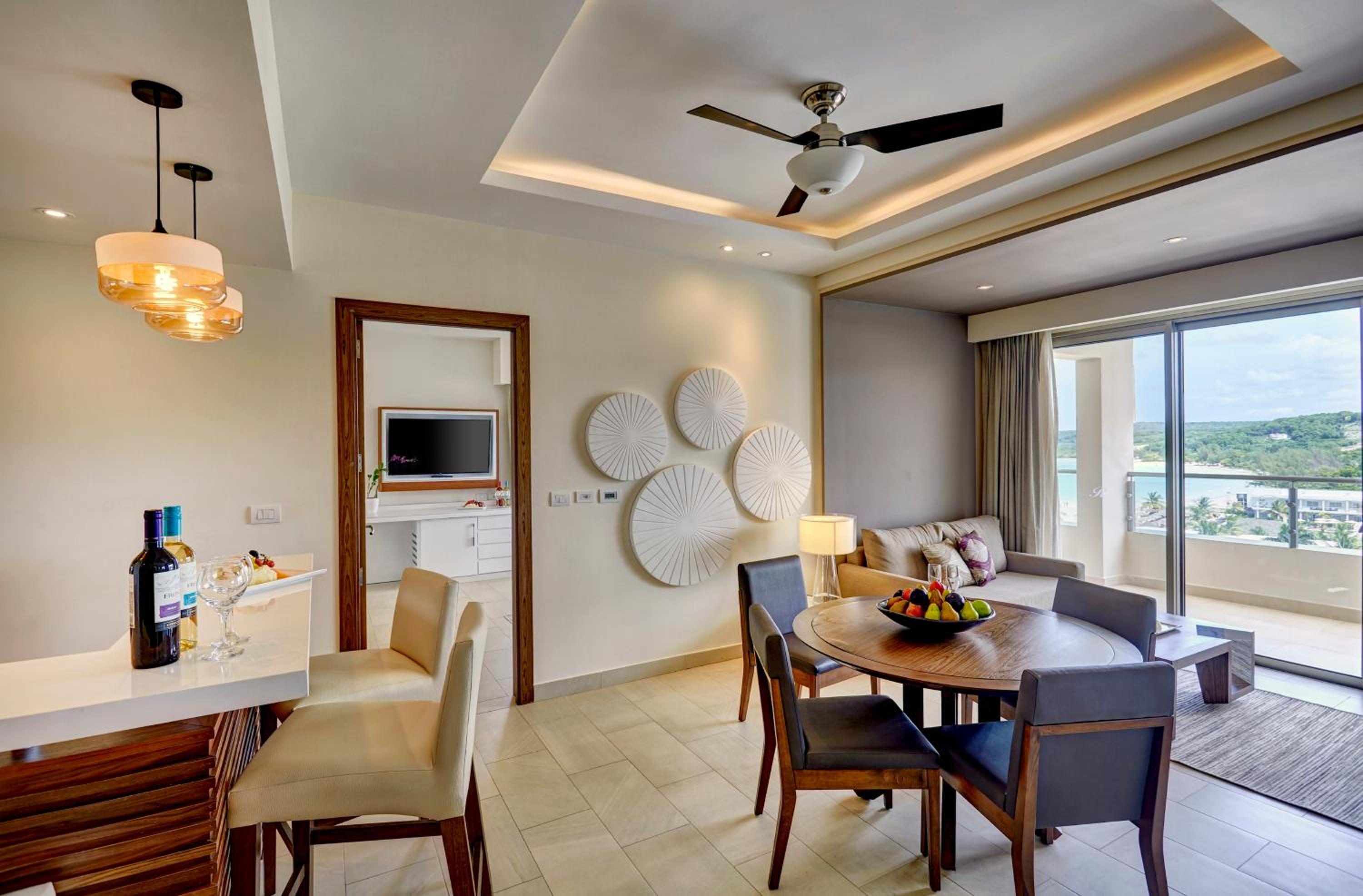 Luxury Presidential Ocean View Two bedroom suite Diamond Club photo 2