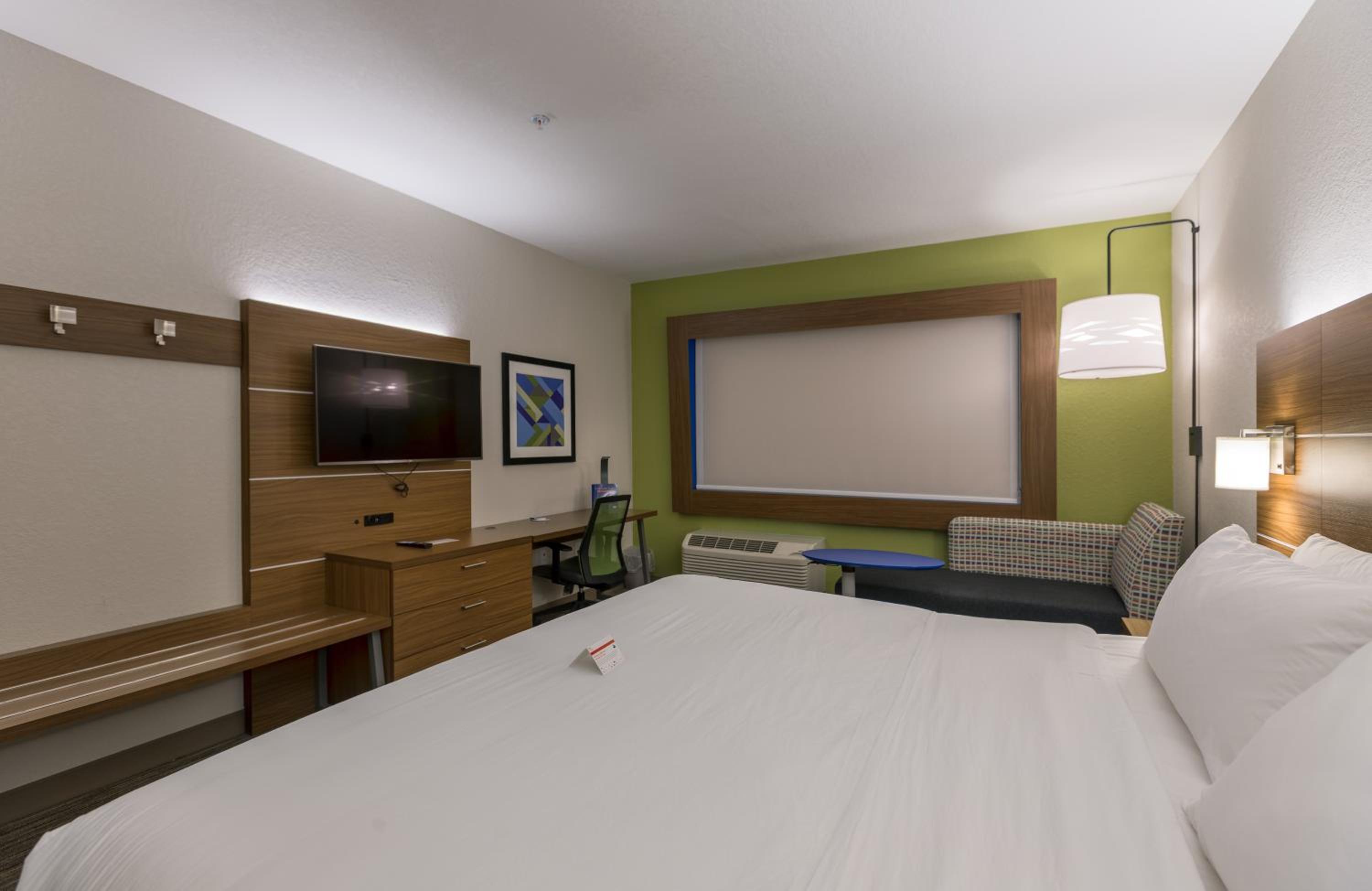 Standard King Room - Non-Smoking  photo 2