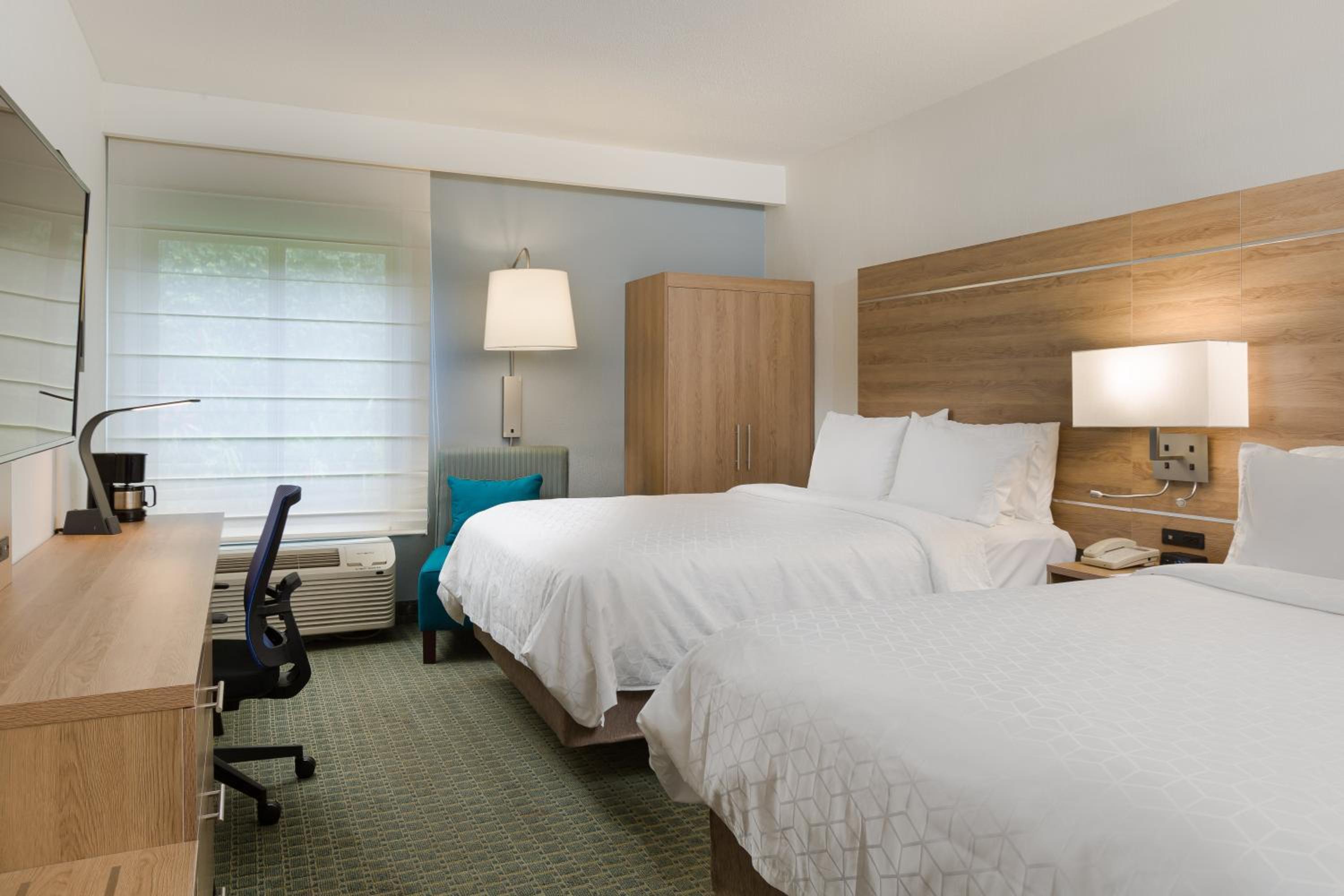 Standard Queen Room with Two Queen Beds and Pool View