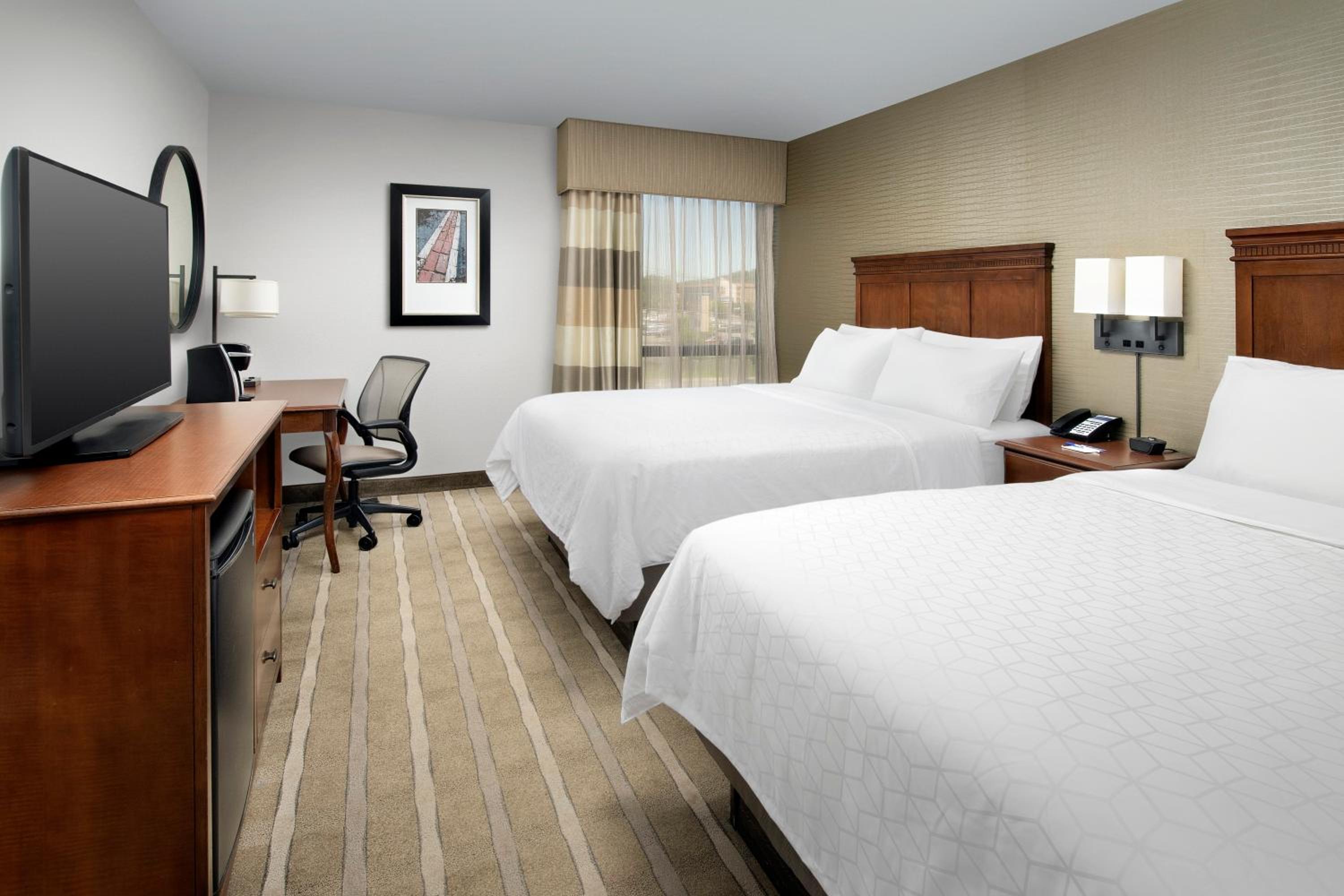 Standard Queen Room with Two Queen Beds - Photo 1