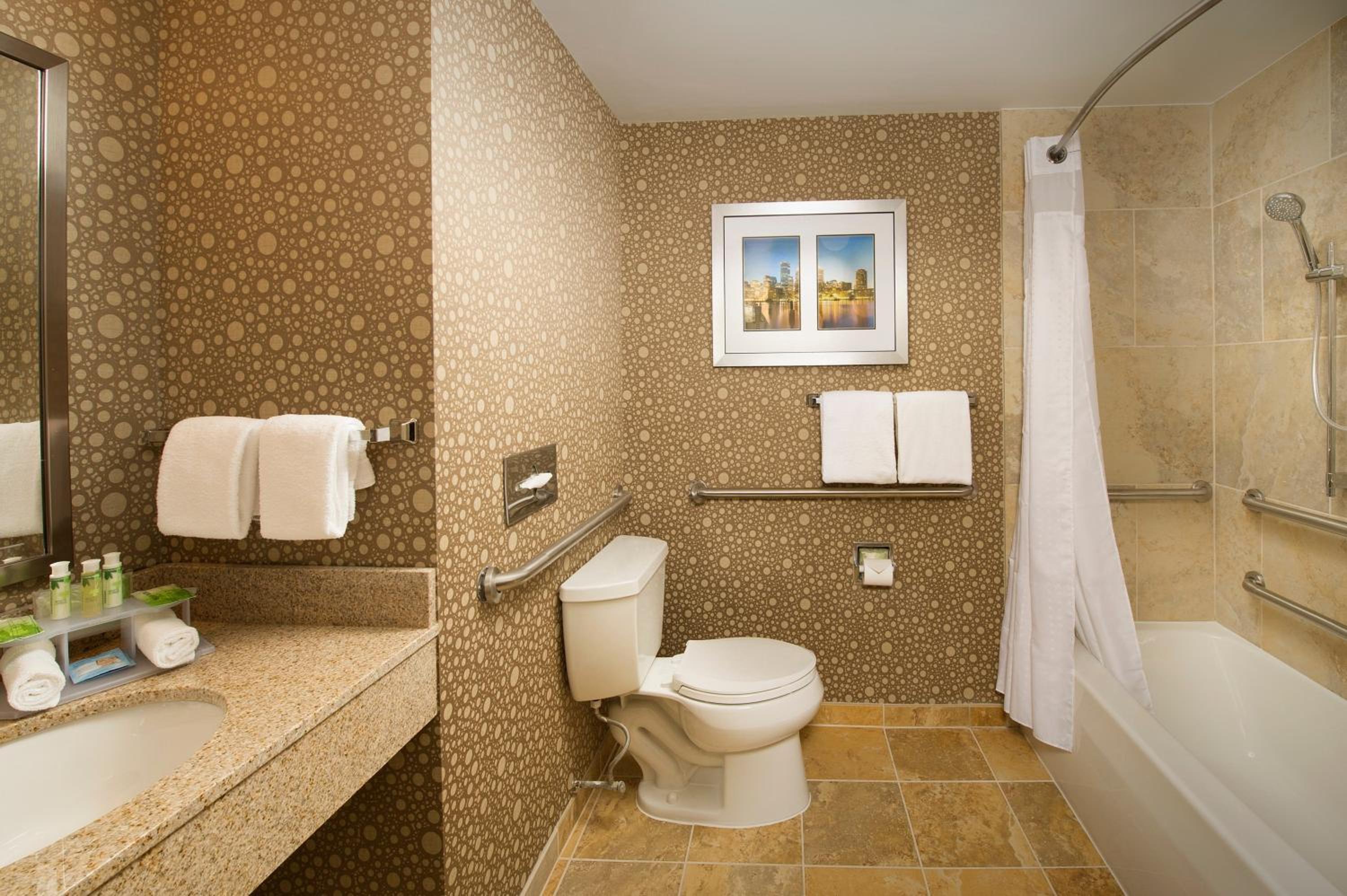 King Room - Mobility Access/Hearing Accessible - Photo 5
