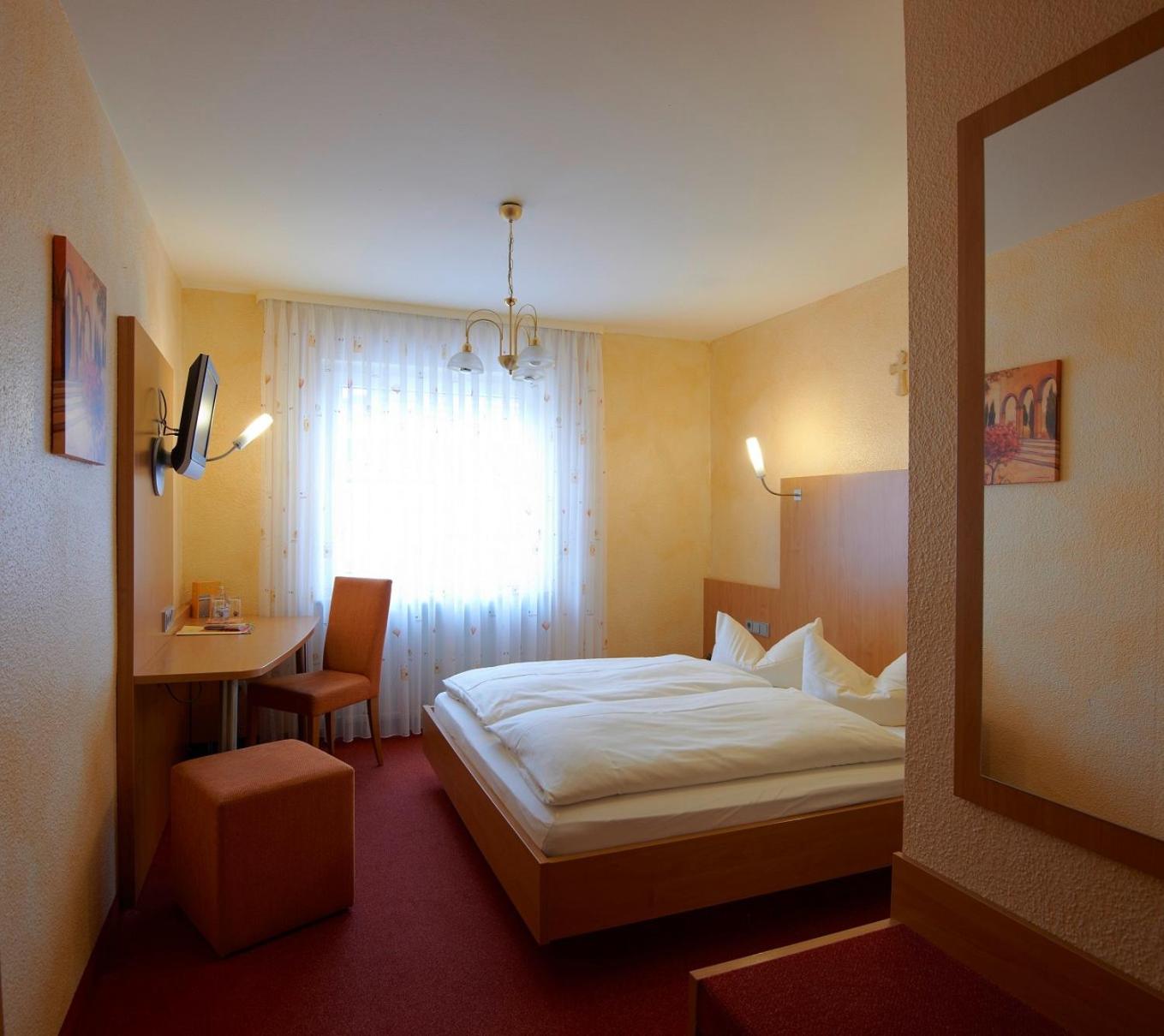 Double Room - Photo 9