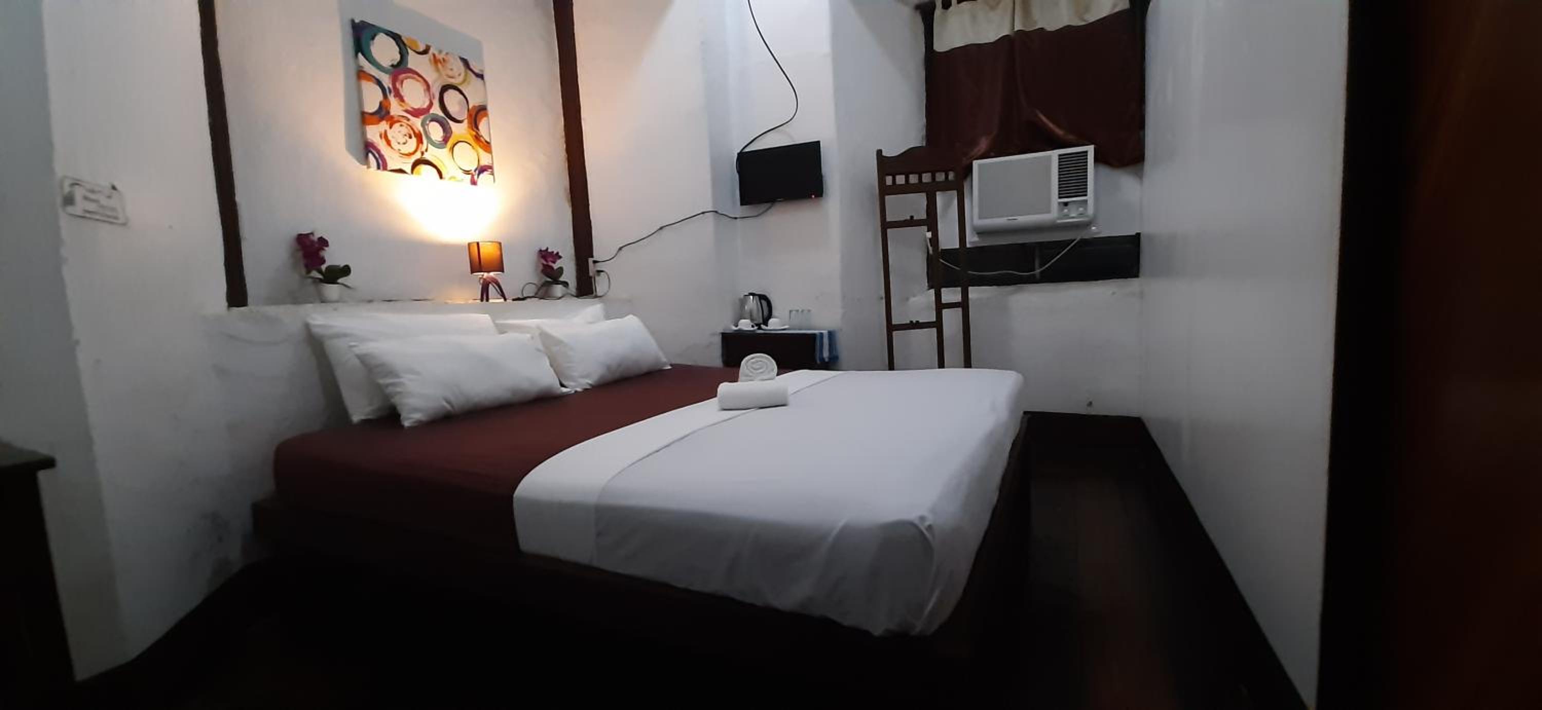 Deluxe Room - Photo 5