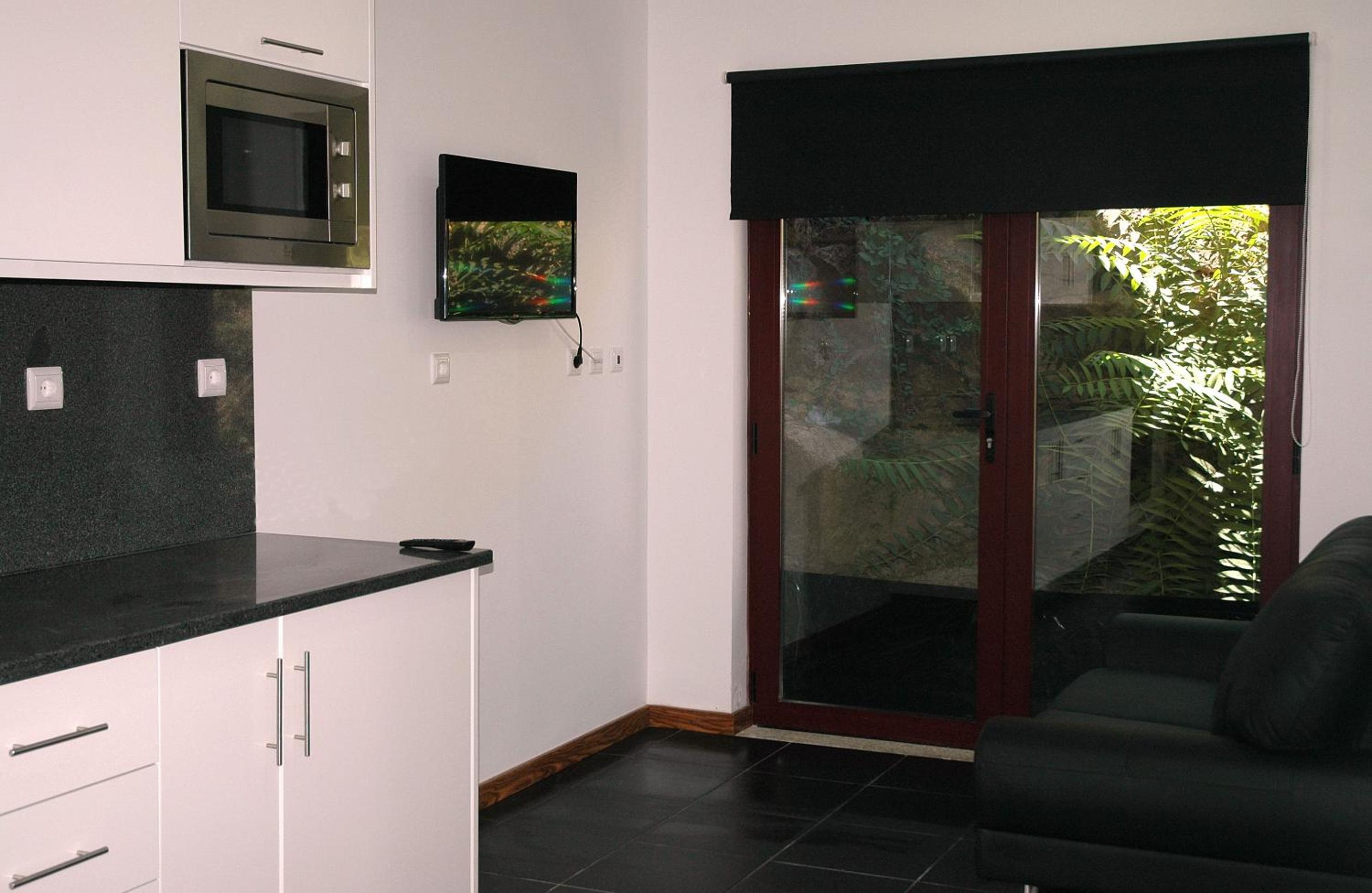 One-Bedroom Apartment - Photo 1