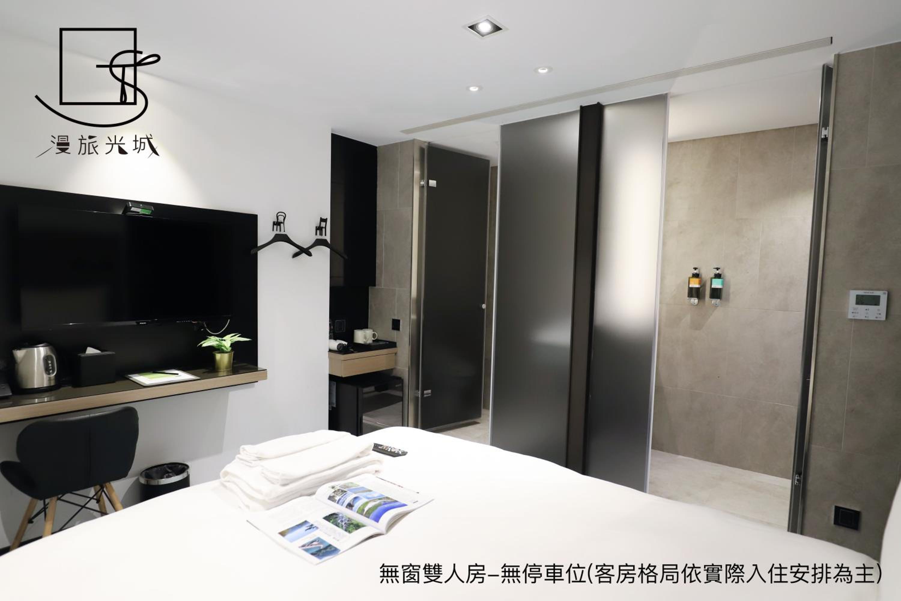 Economy Double Room - Photo 7