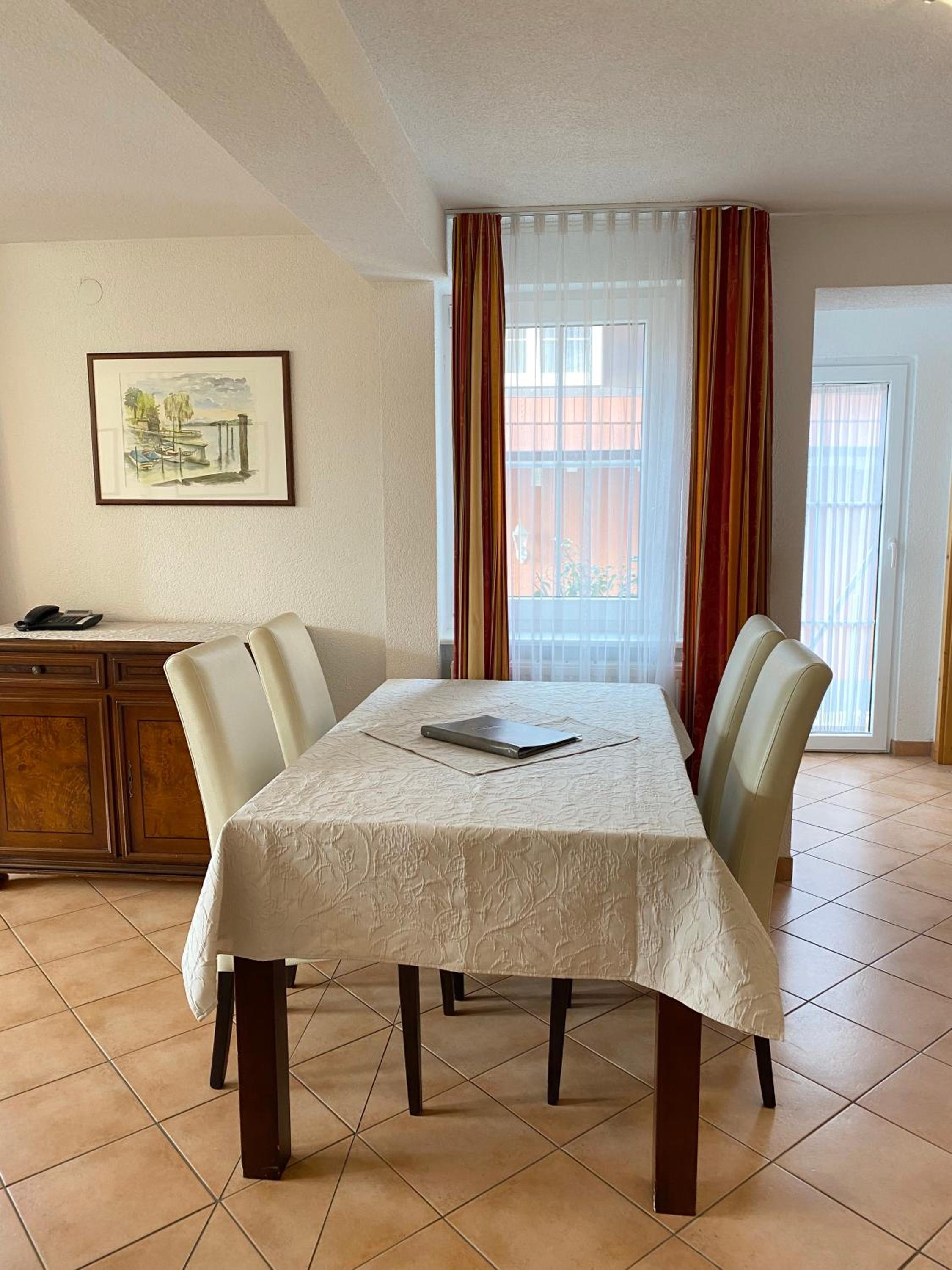 Two-Bedroom Apartment with Balcony 1 photo 2
