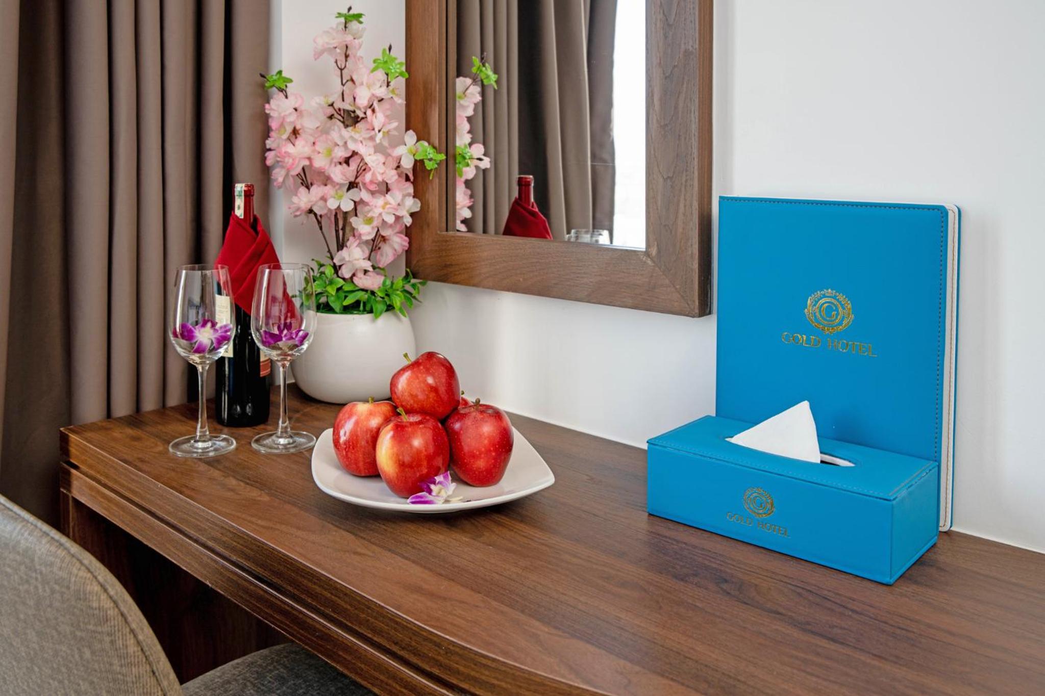 Deluxe Triple Room with City View - Photo 14
