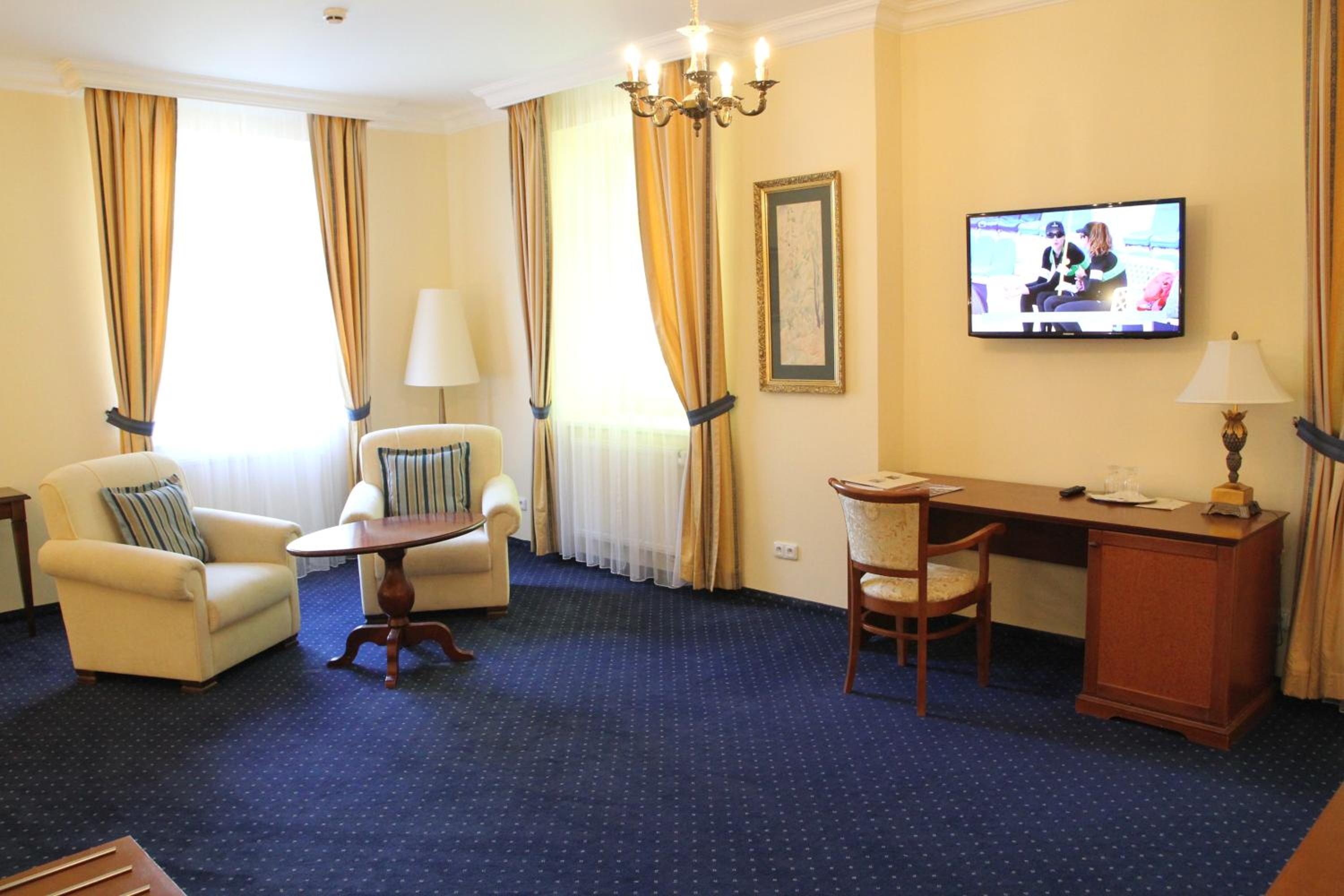 Deluxe Double Room with Pool and Wellness Access - Photo 1