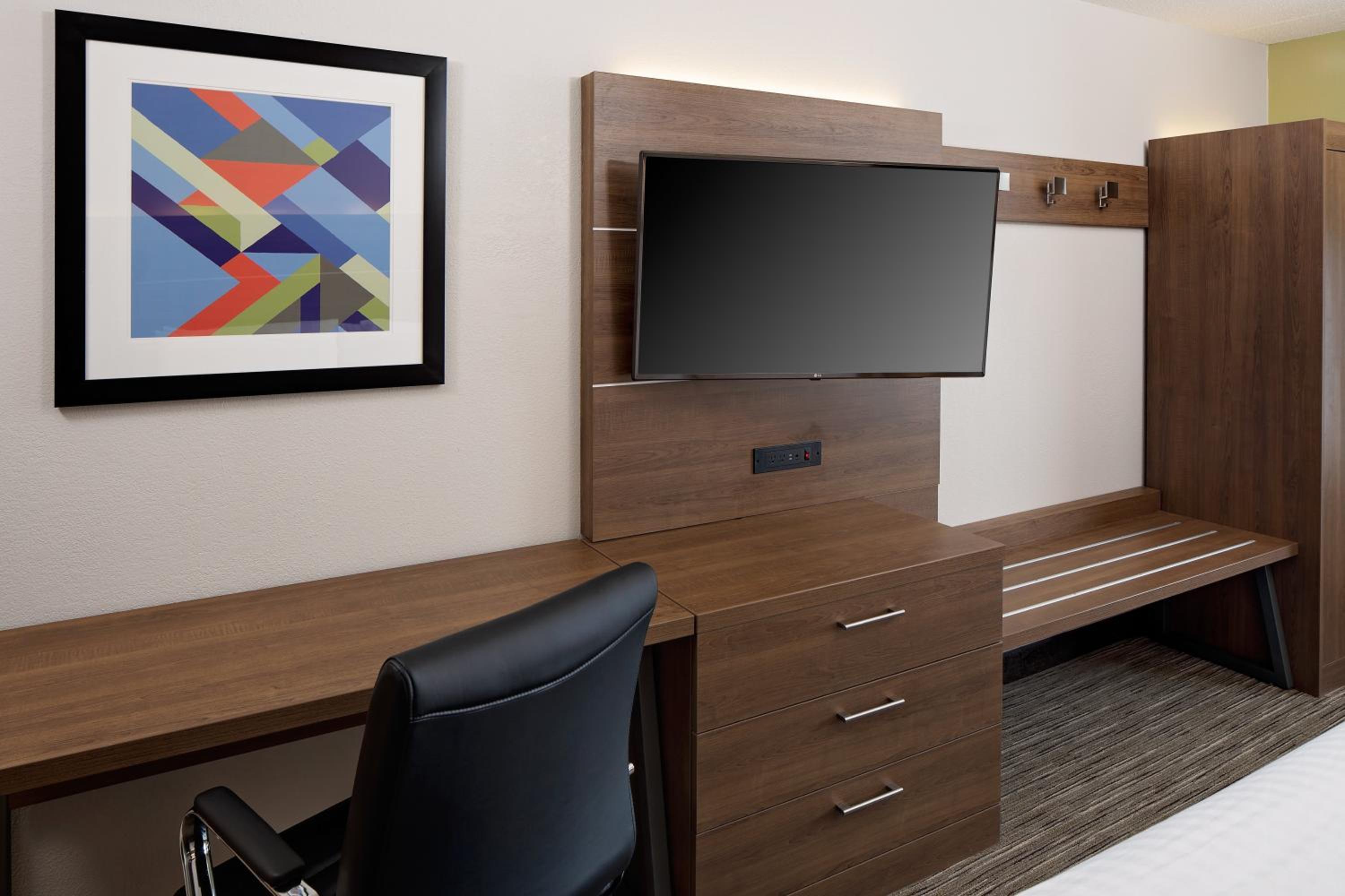 Standard King Room - Photo 2