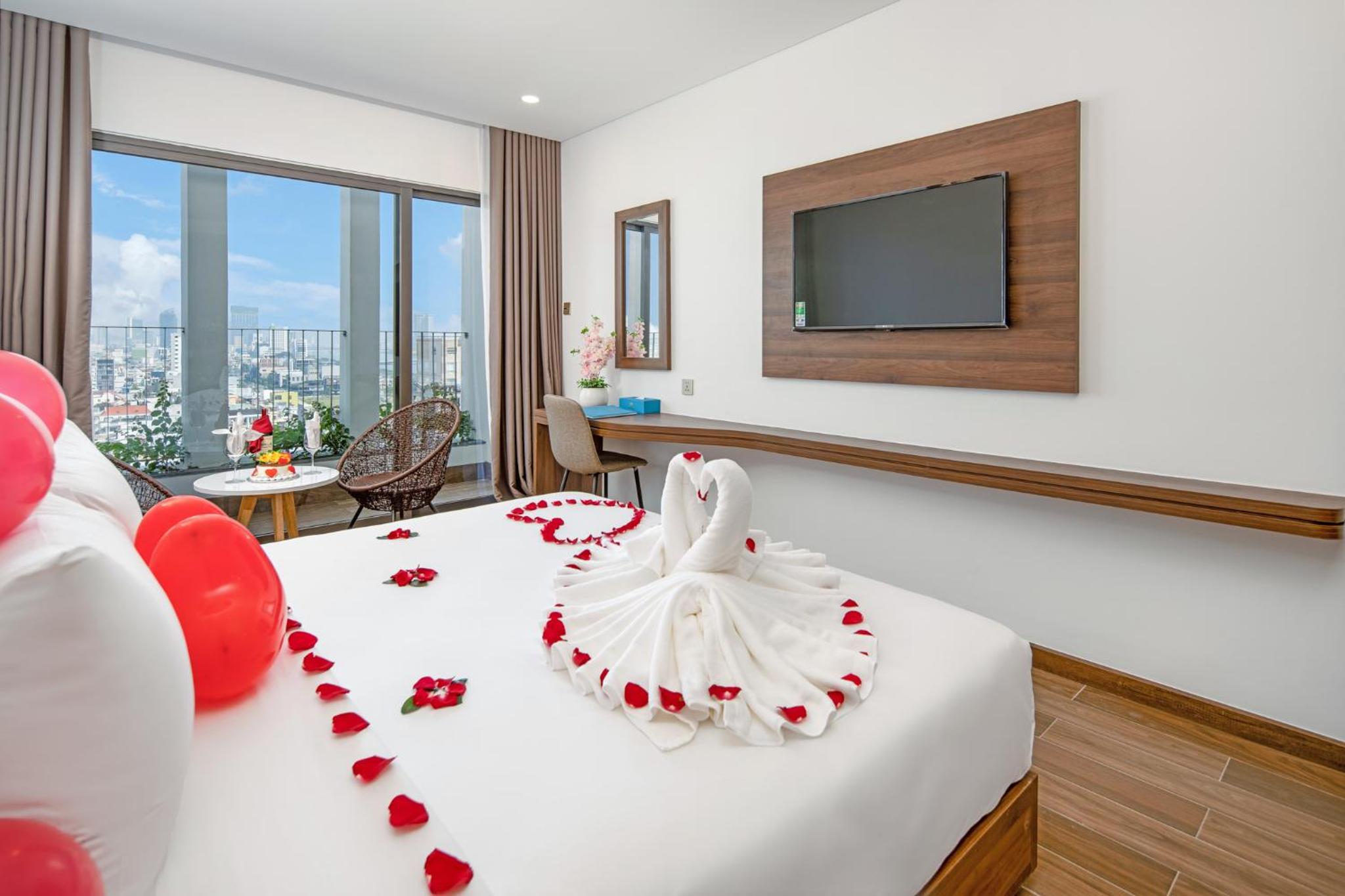 Premium Suite - Photo 6
