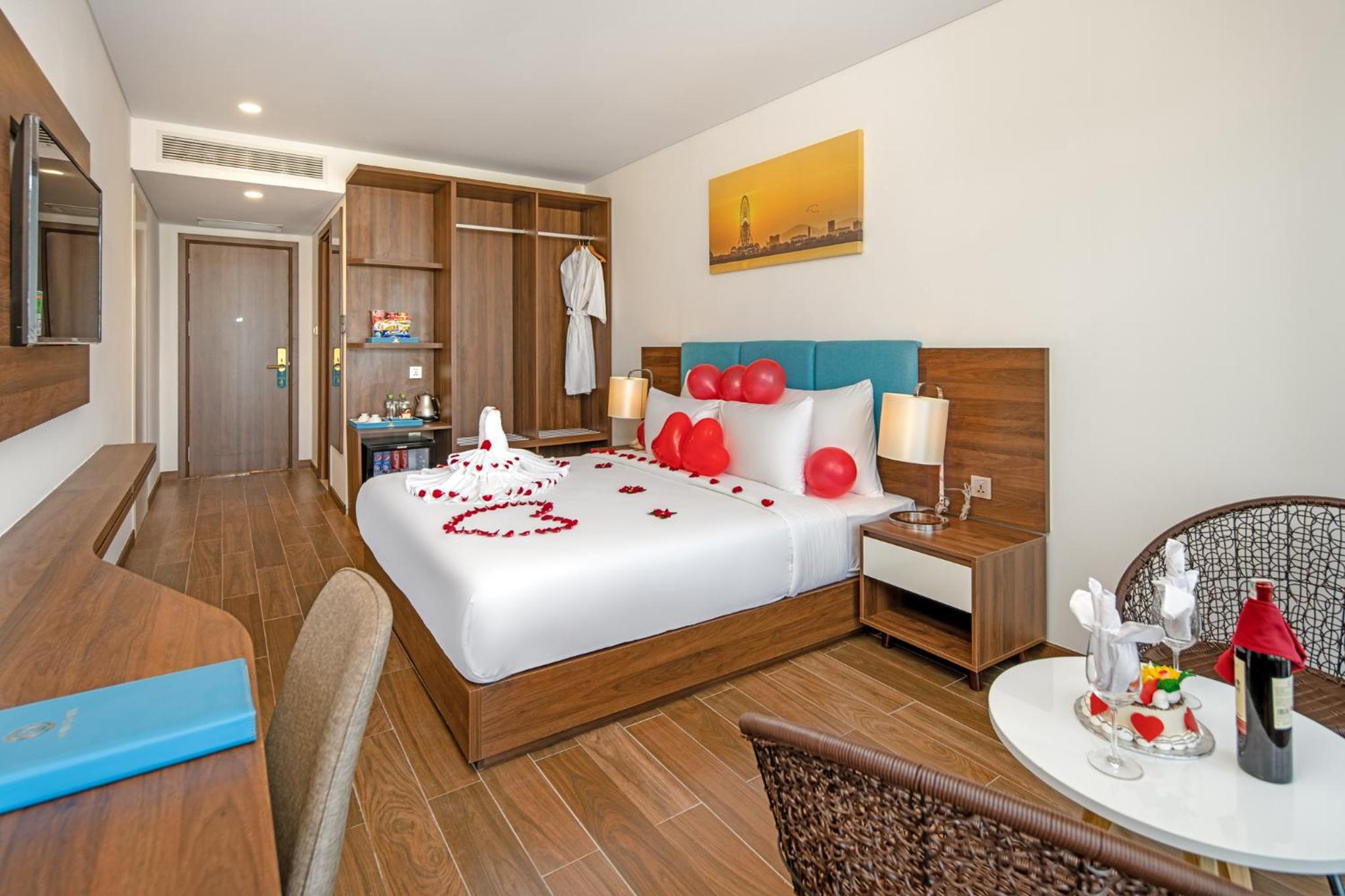 Premium Suite - Photo 12