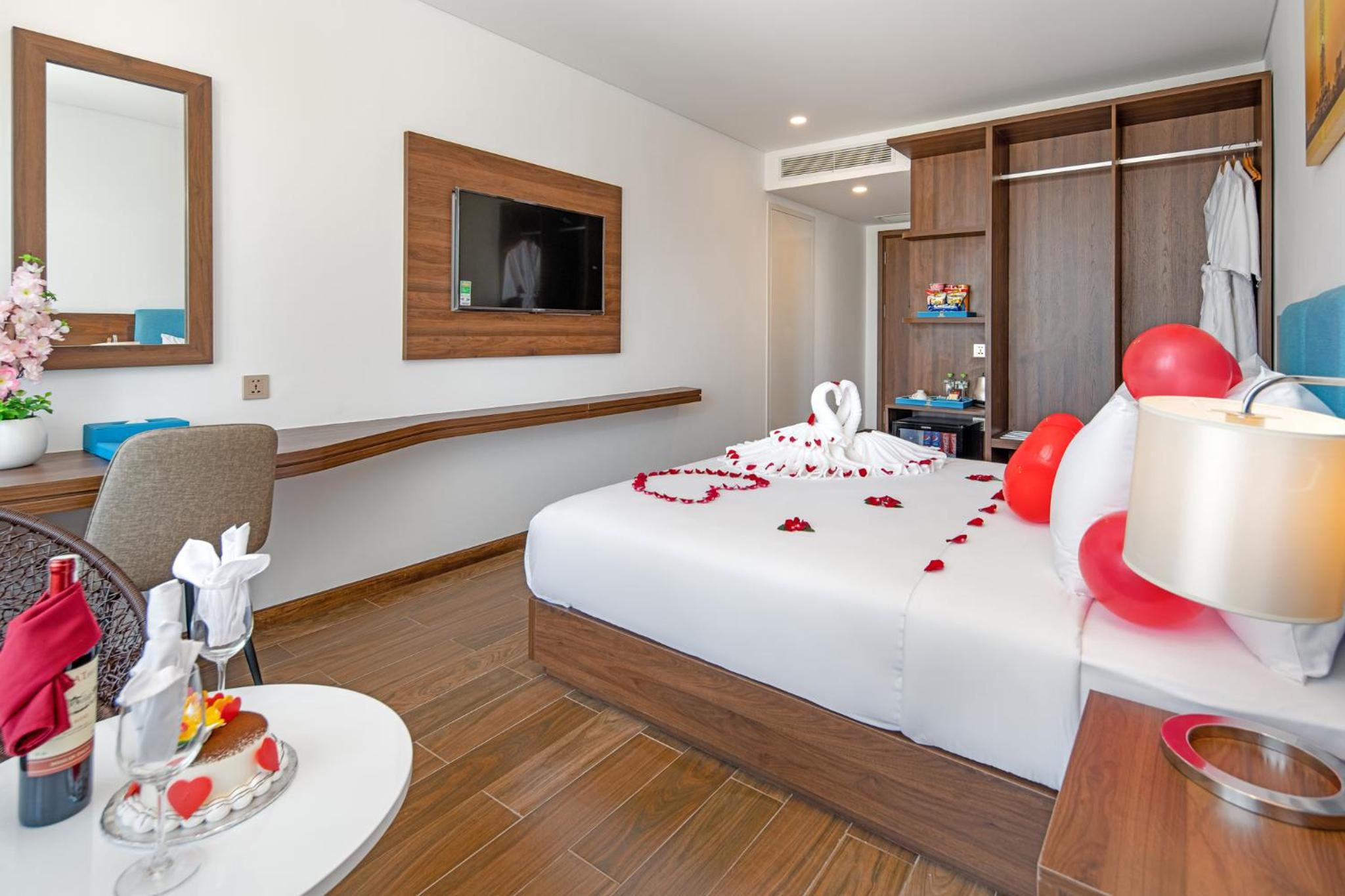 Premium Suite - Photo 11
