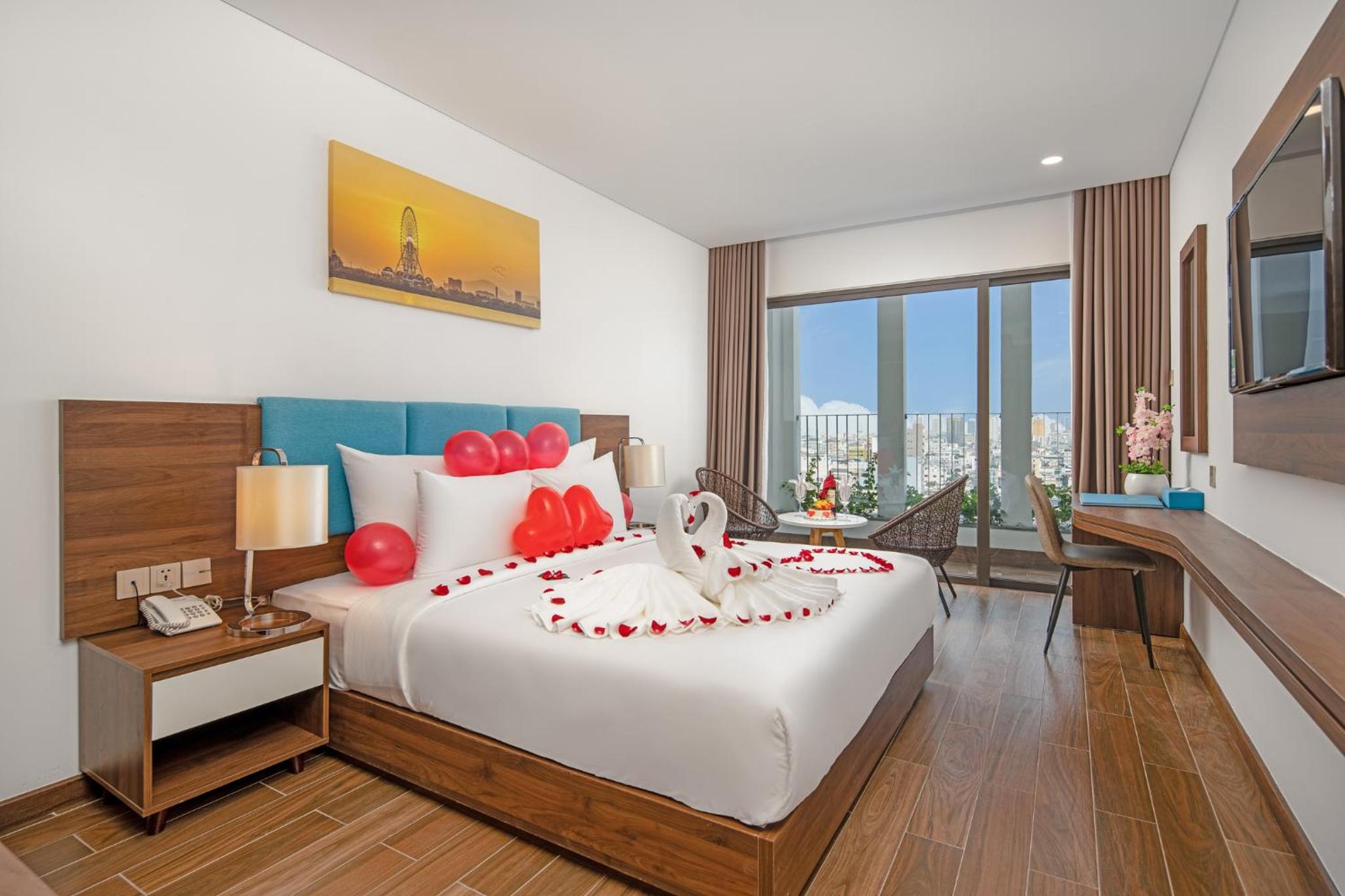 Premium Suite - Photo 1