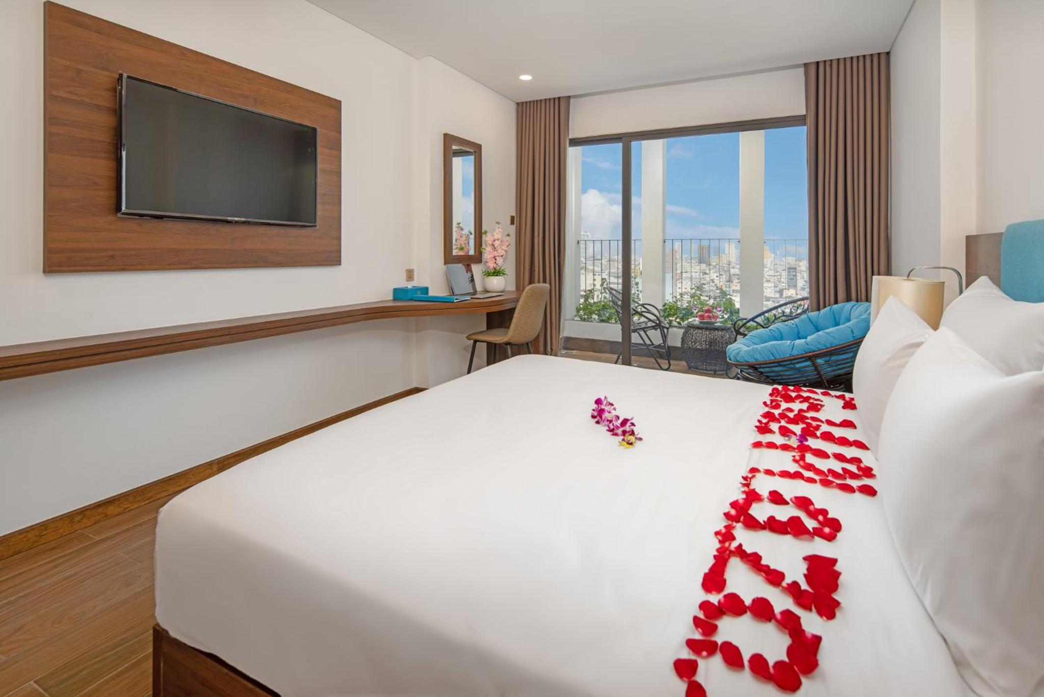 Premium Suite - Photo 5