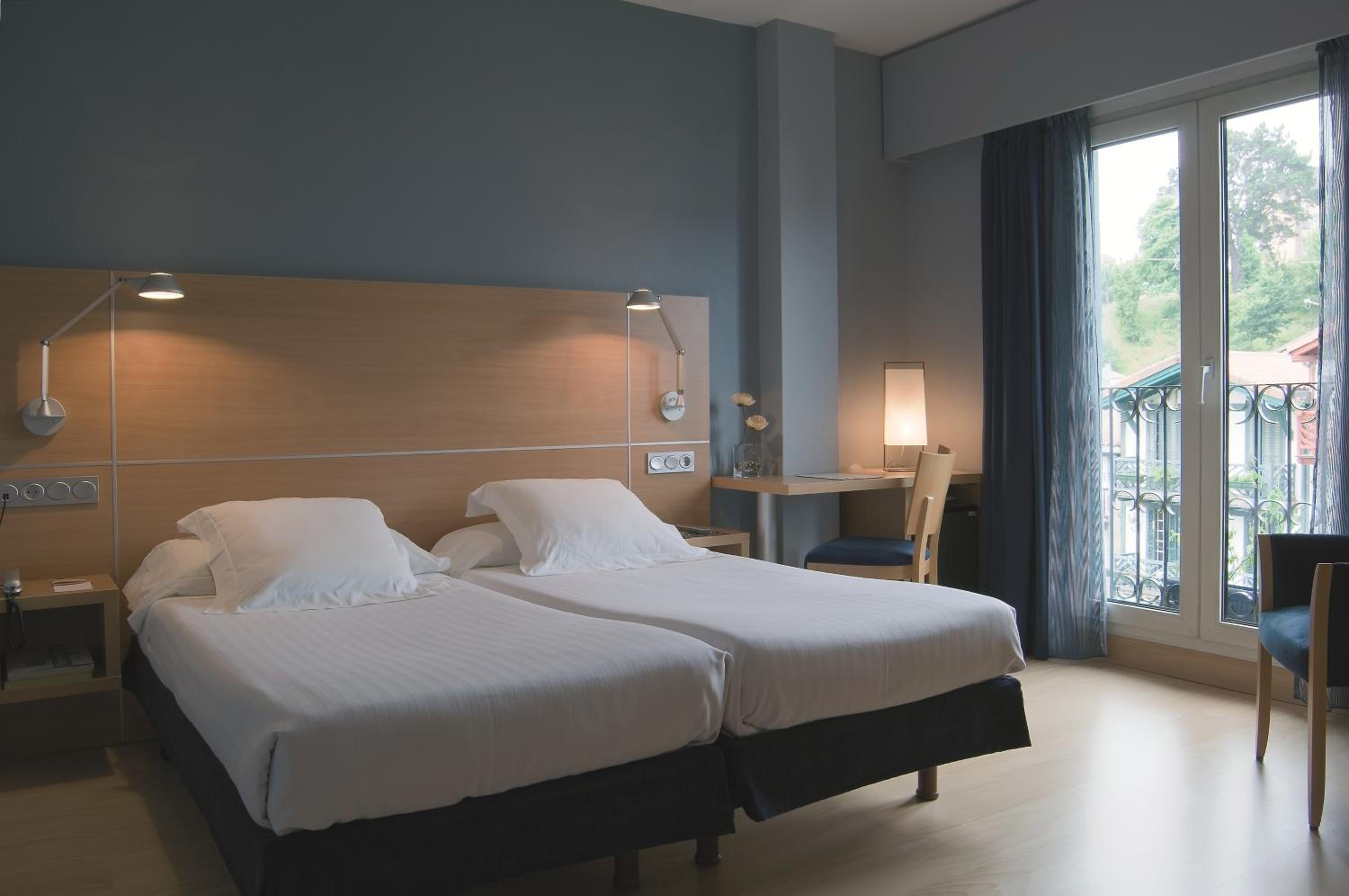 Double or Twin Room - Photo 8