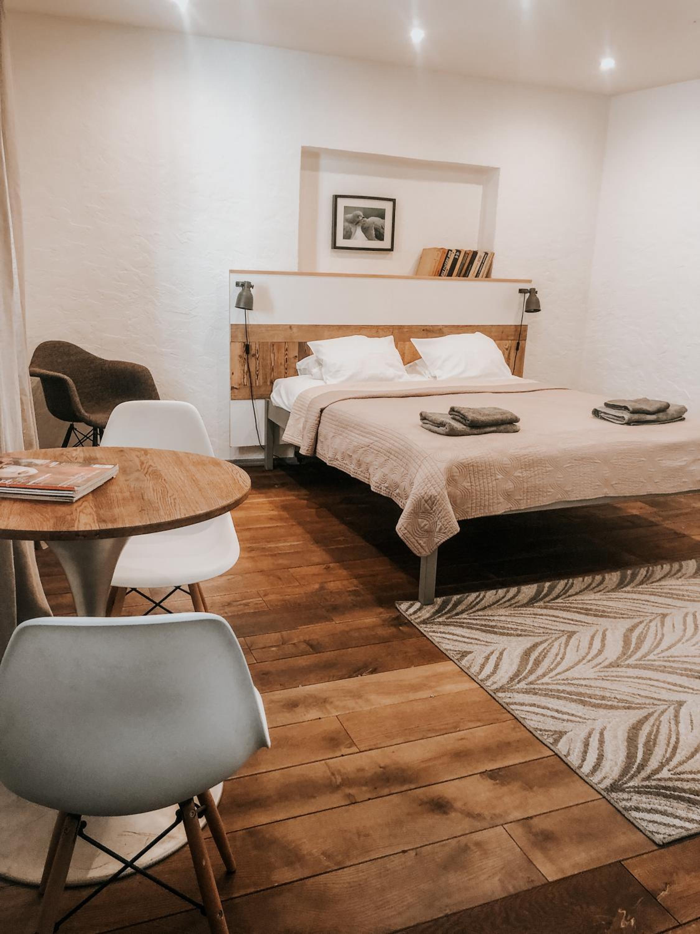 Large Double Room - Ground Floor photo 1
