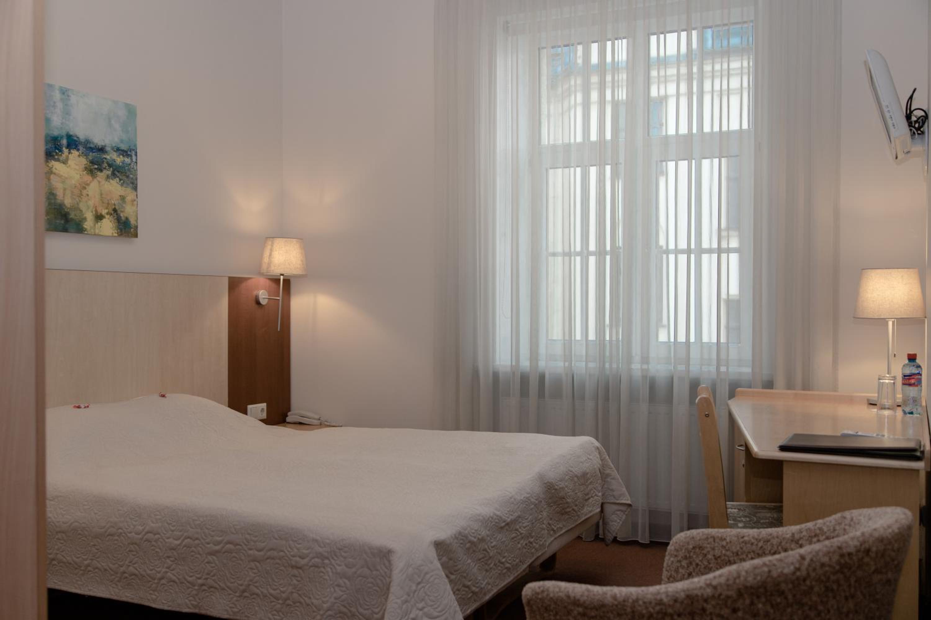 Double or Twin Room - Photo 2