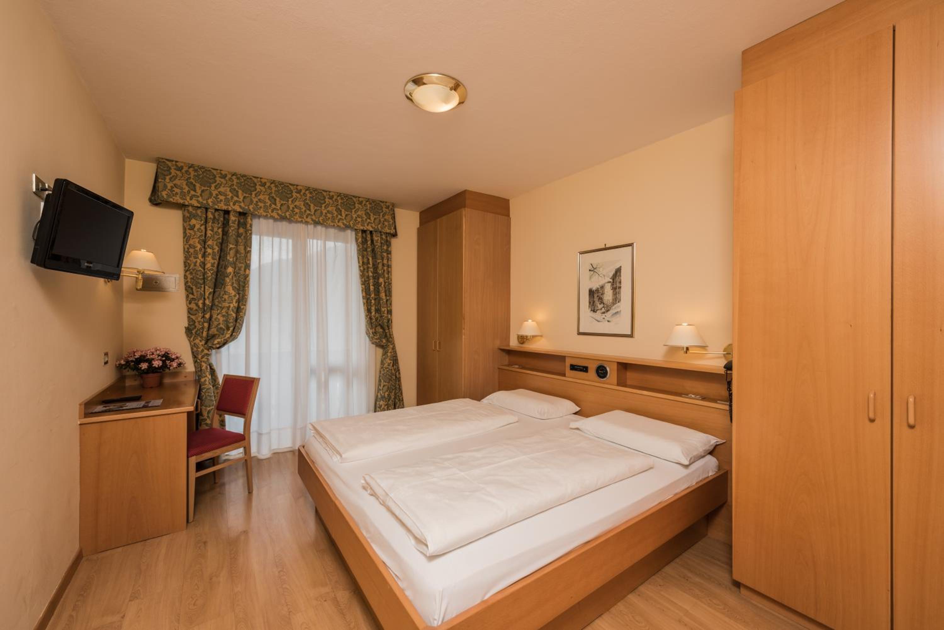 Double Room with Balcony - Photo 2