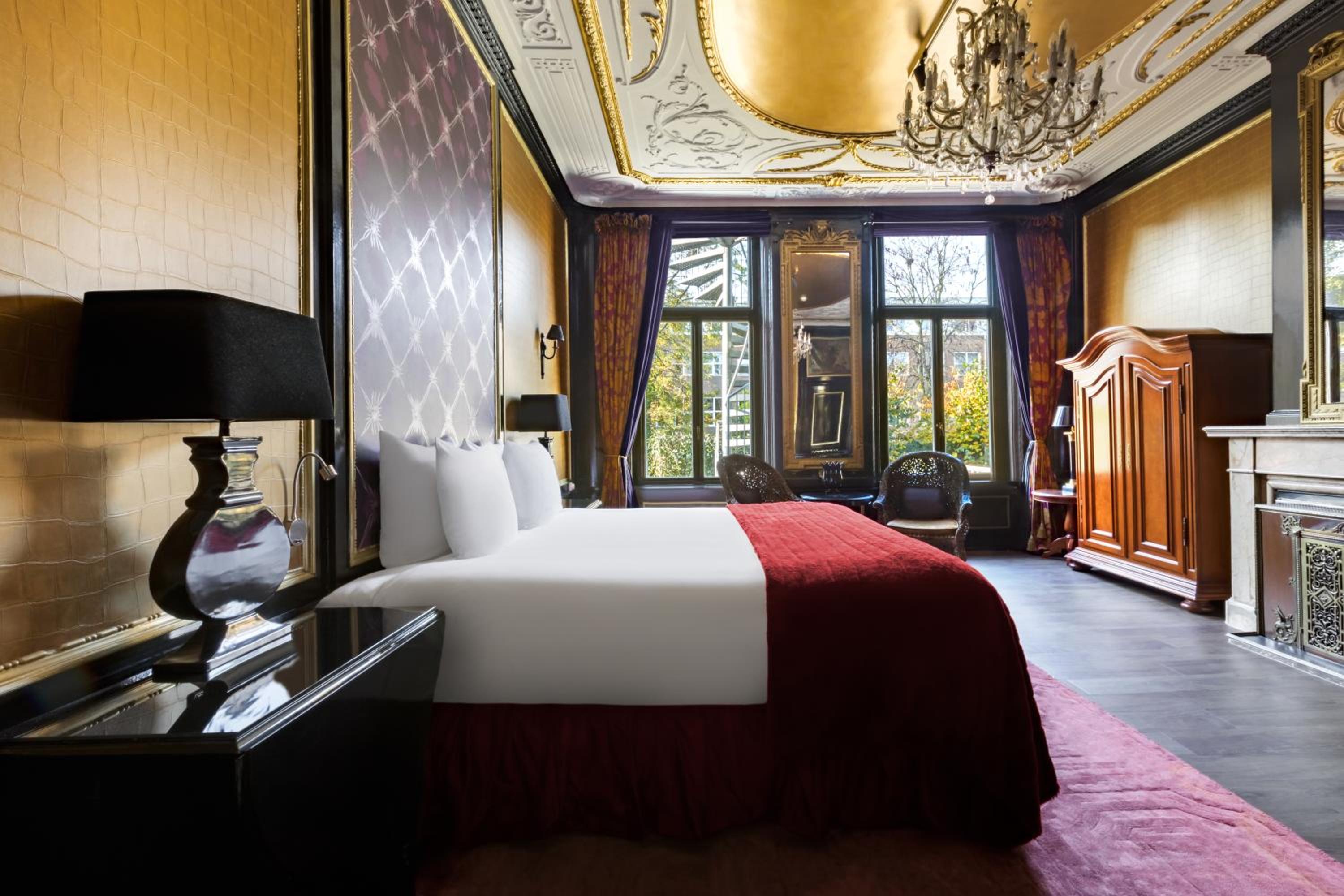 Royal Suite - Split Level with Spa Bath - Private House