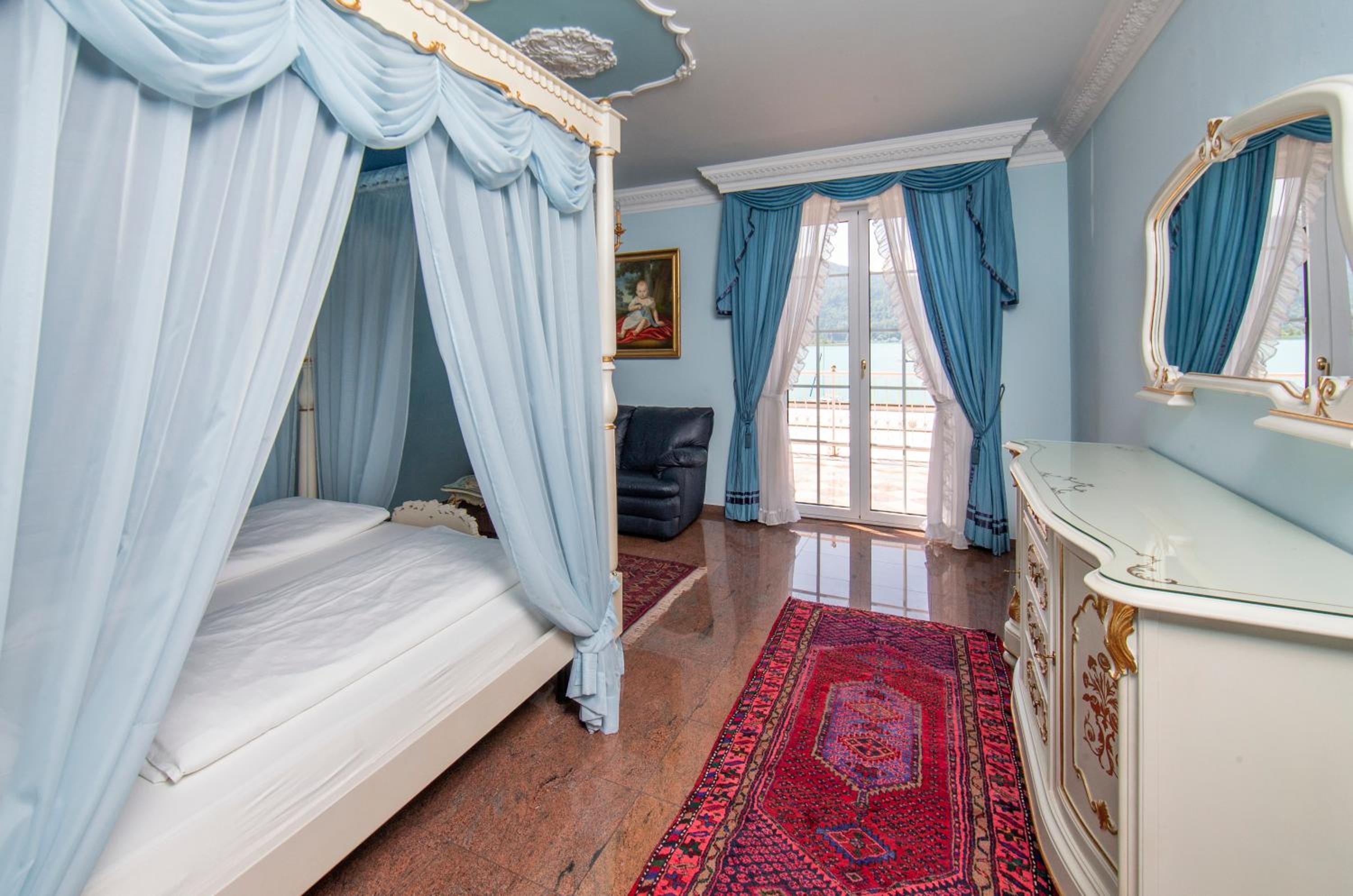 Two-Bedroom Suite - Photo 21
