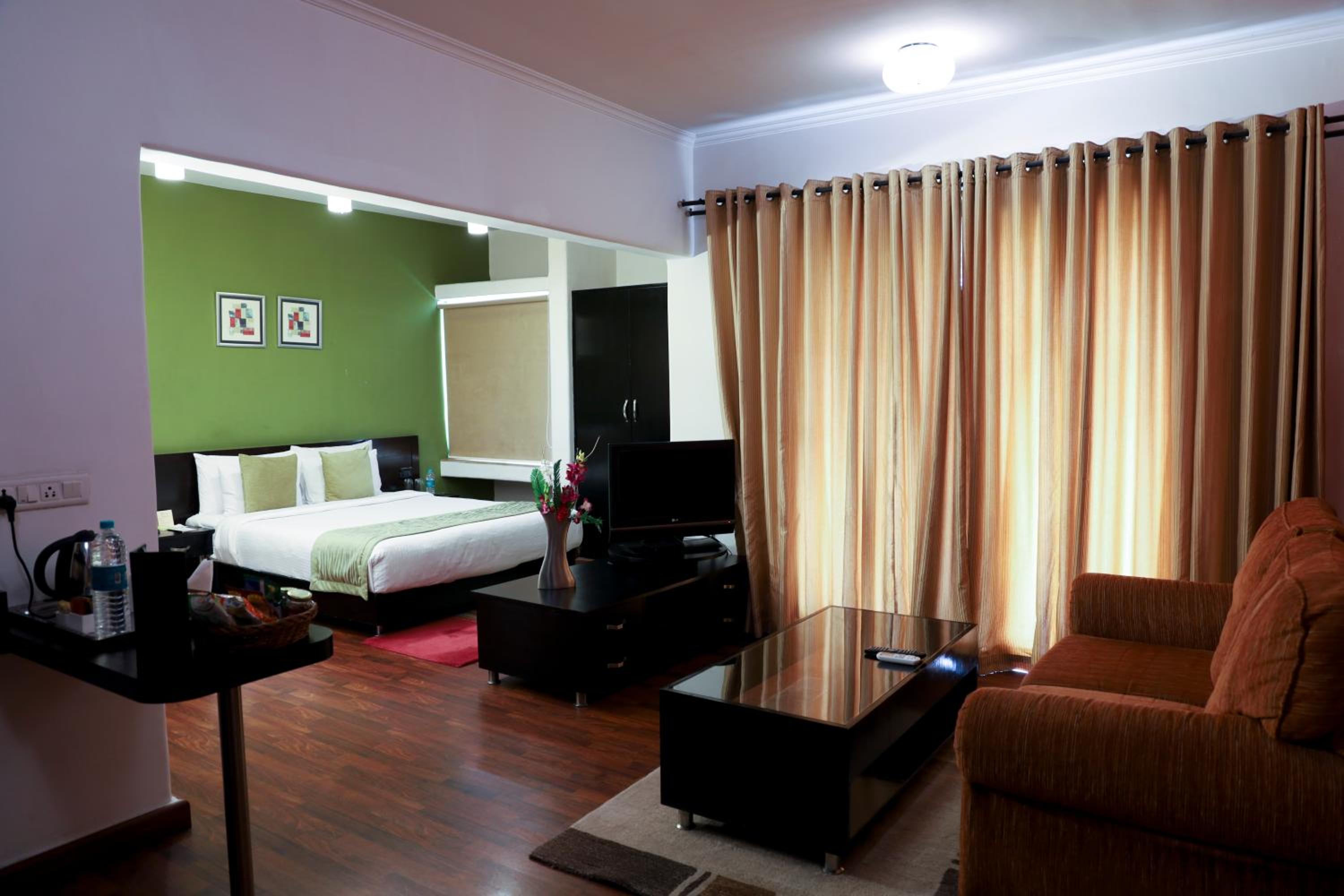 Executive Suite with 15% Discount on Food & Beverages - Photo 7