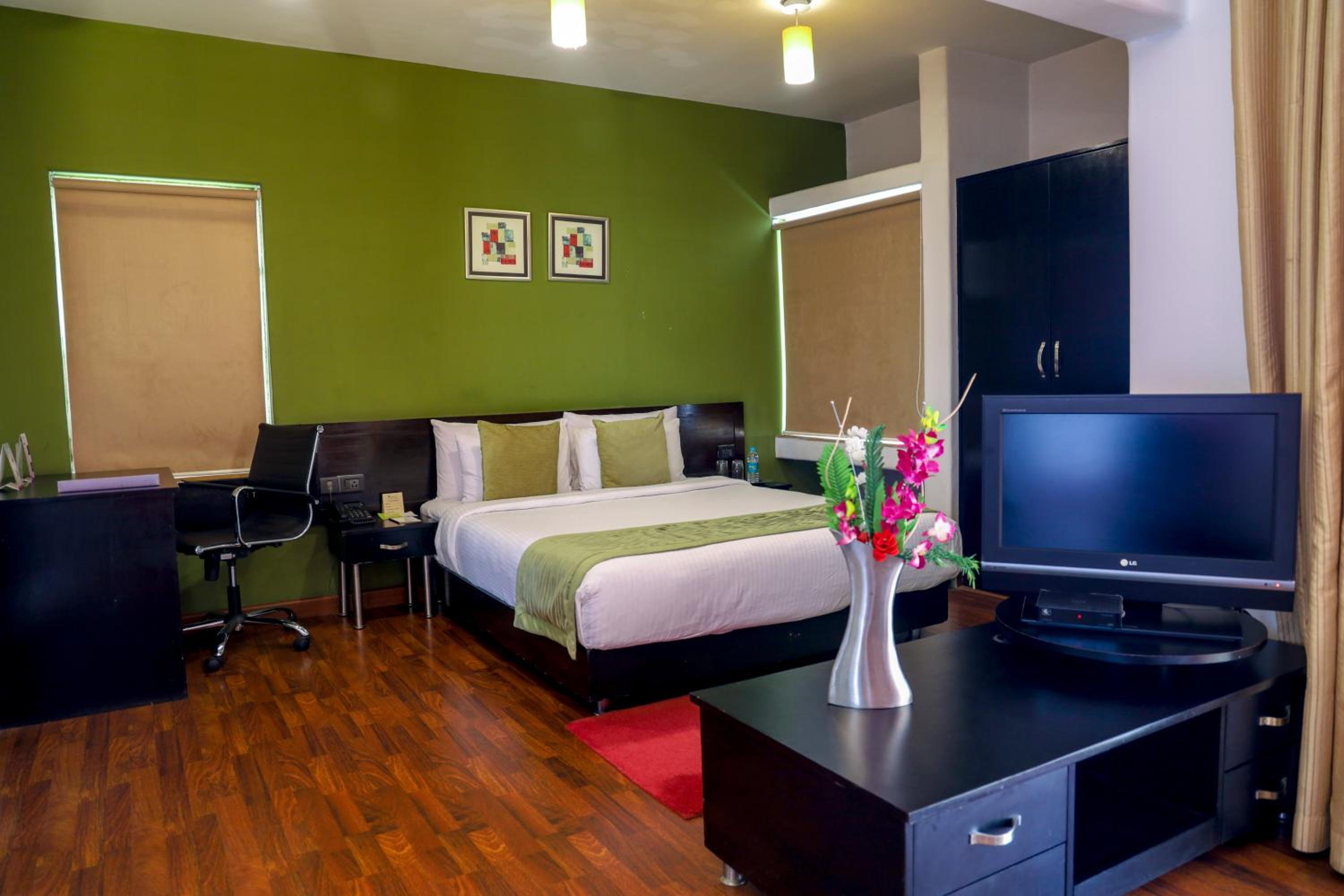 Executive Suite with 15% Discount on Food & Beverages - Photo 1