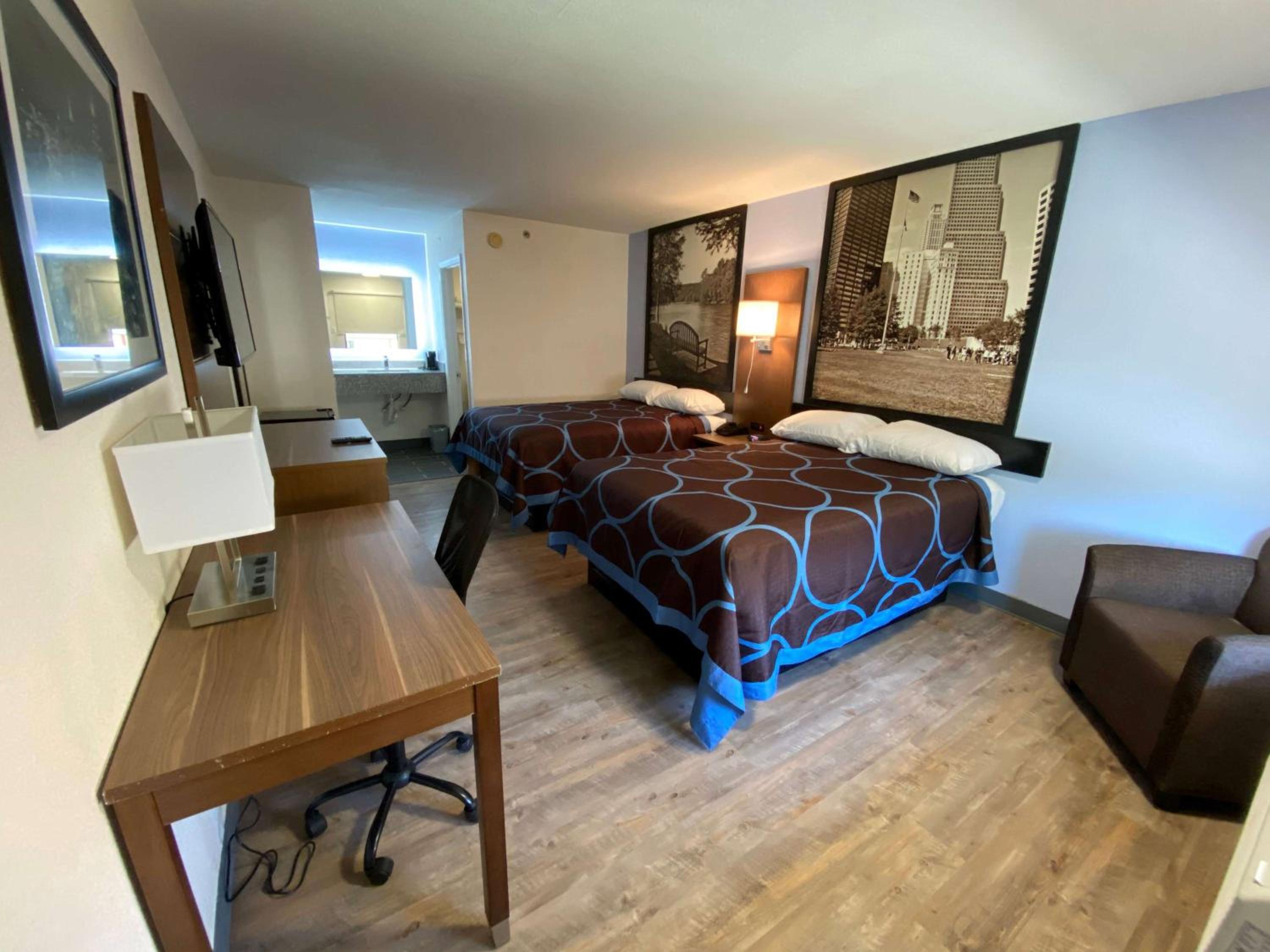Double Room with Two Double Beds - Smoking - Photo 4