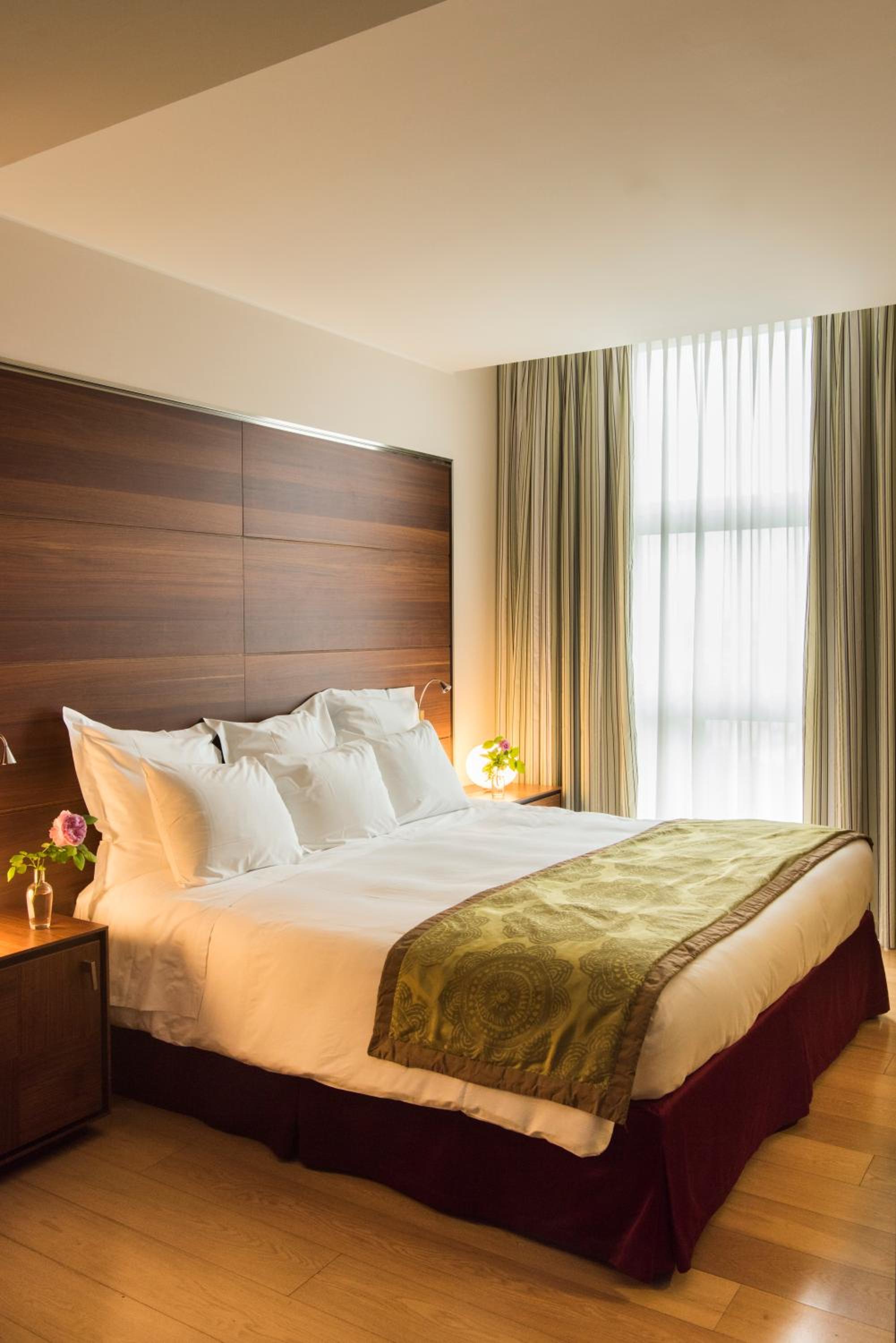 Classic King Room - Photo 10
