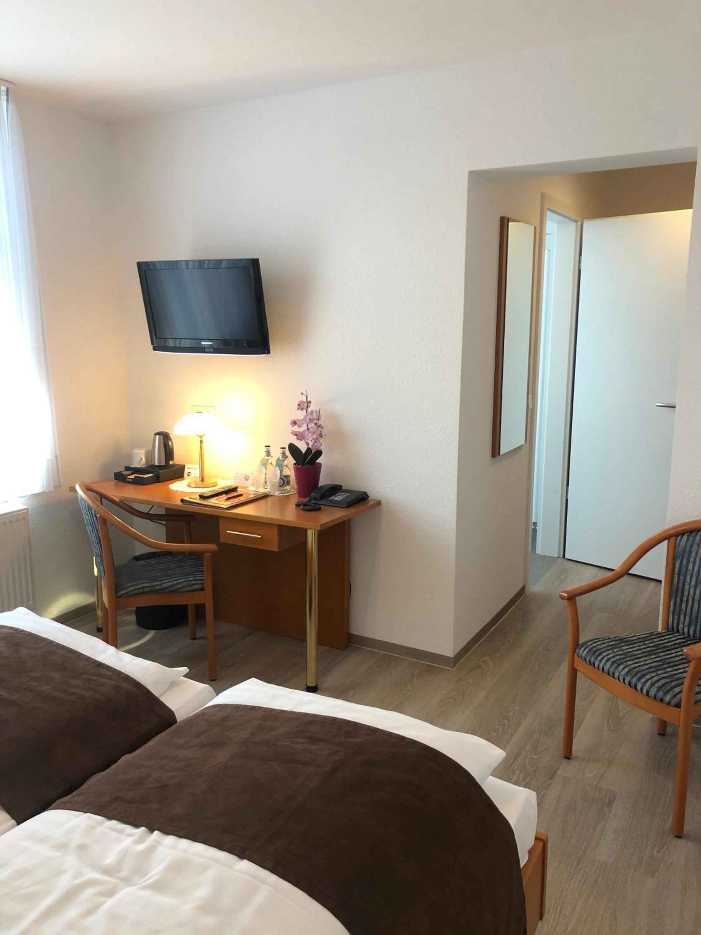 Double or Twin Room - Photo 1
