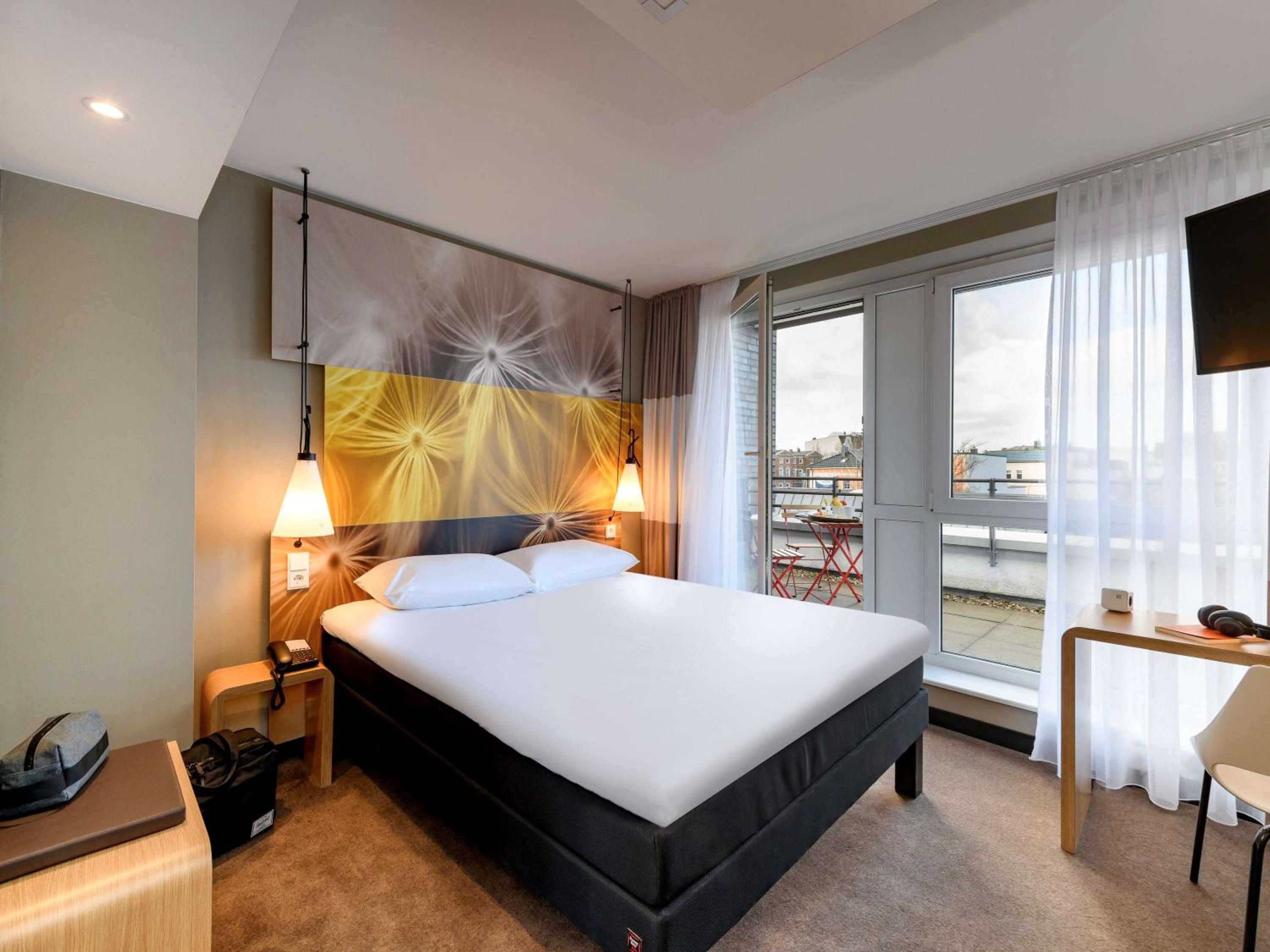 Double Room with Balcony - Photo 1