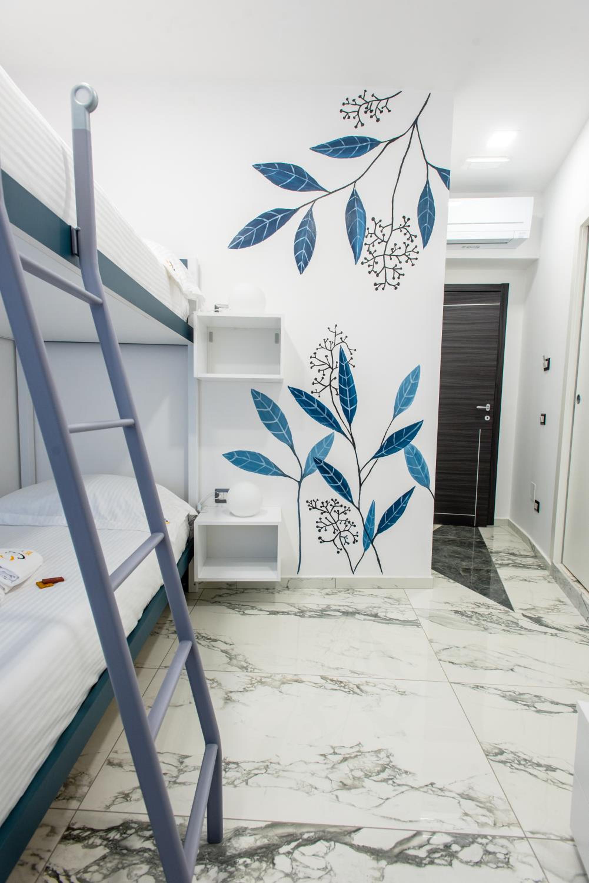 Twin Room with Private Bathroom - Photo 1