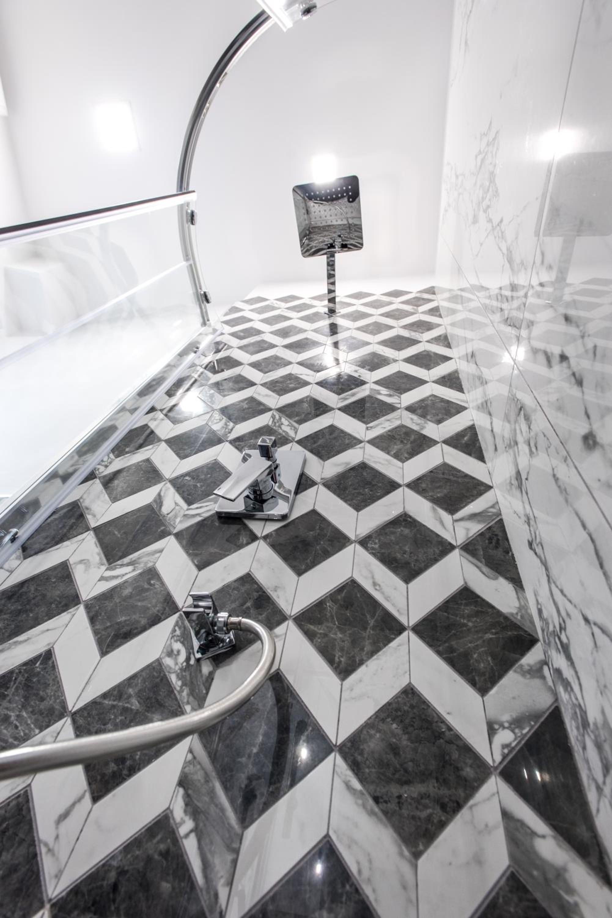 Double Room with Private Bathroom - Photo 13