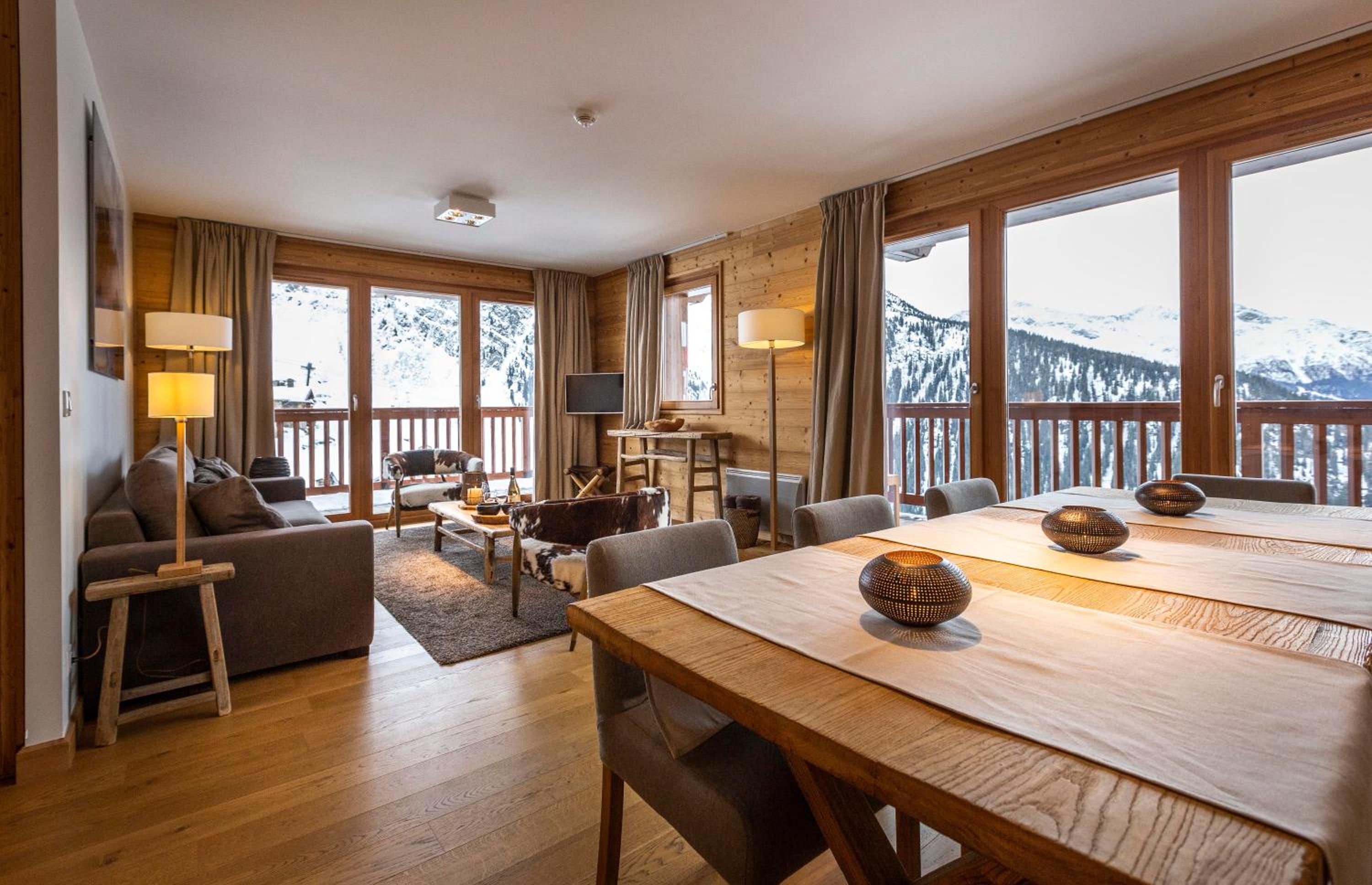 Apartment with Mountain View