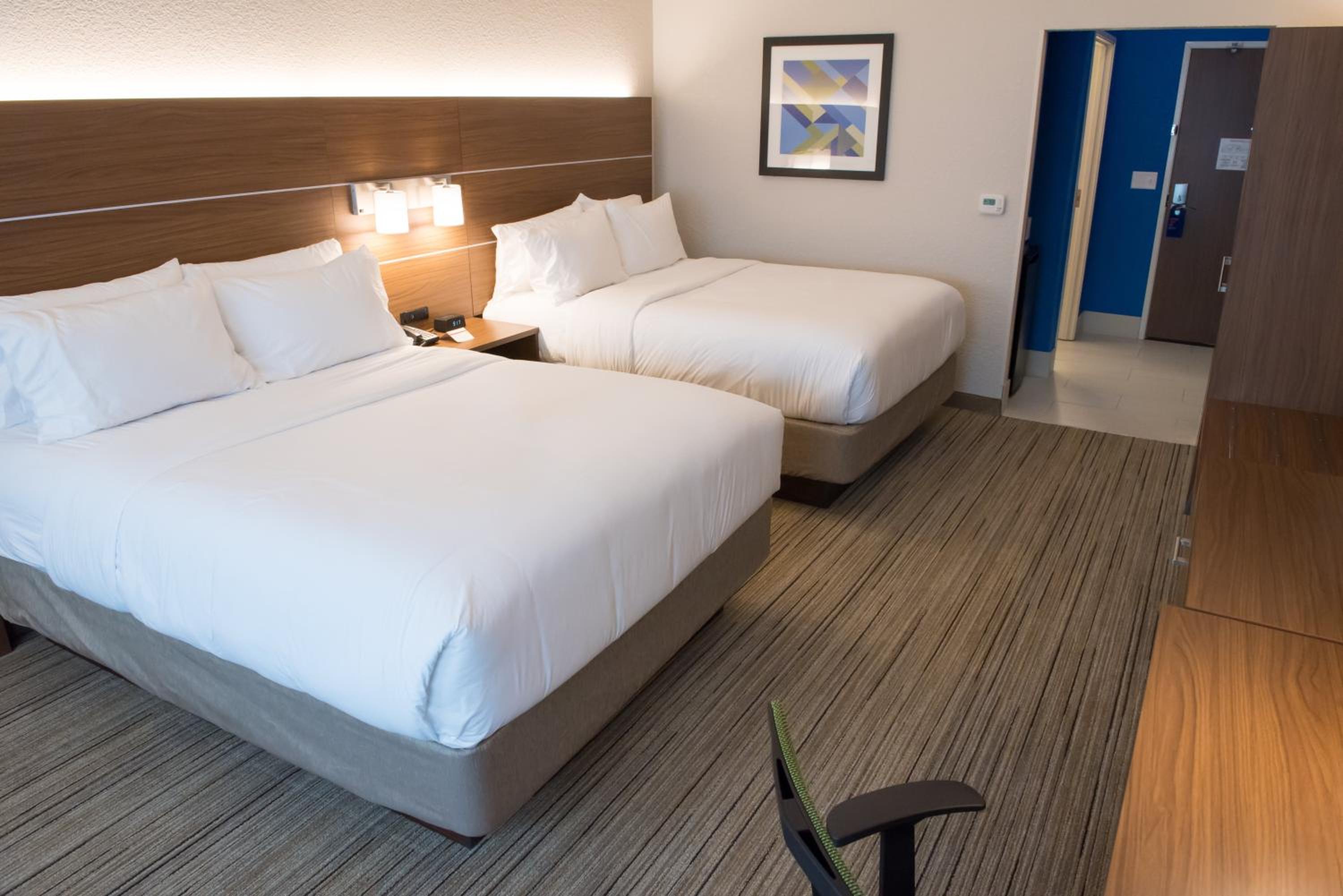 Queen Suite with Two Queen Beds - Photo 1