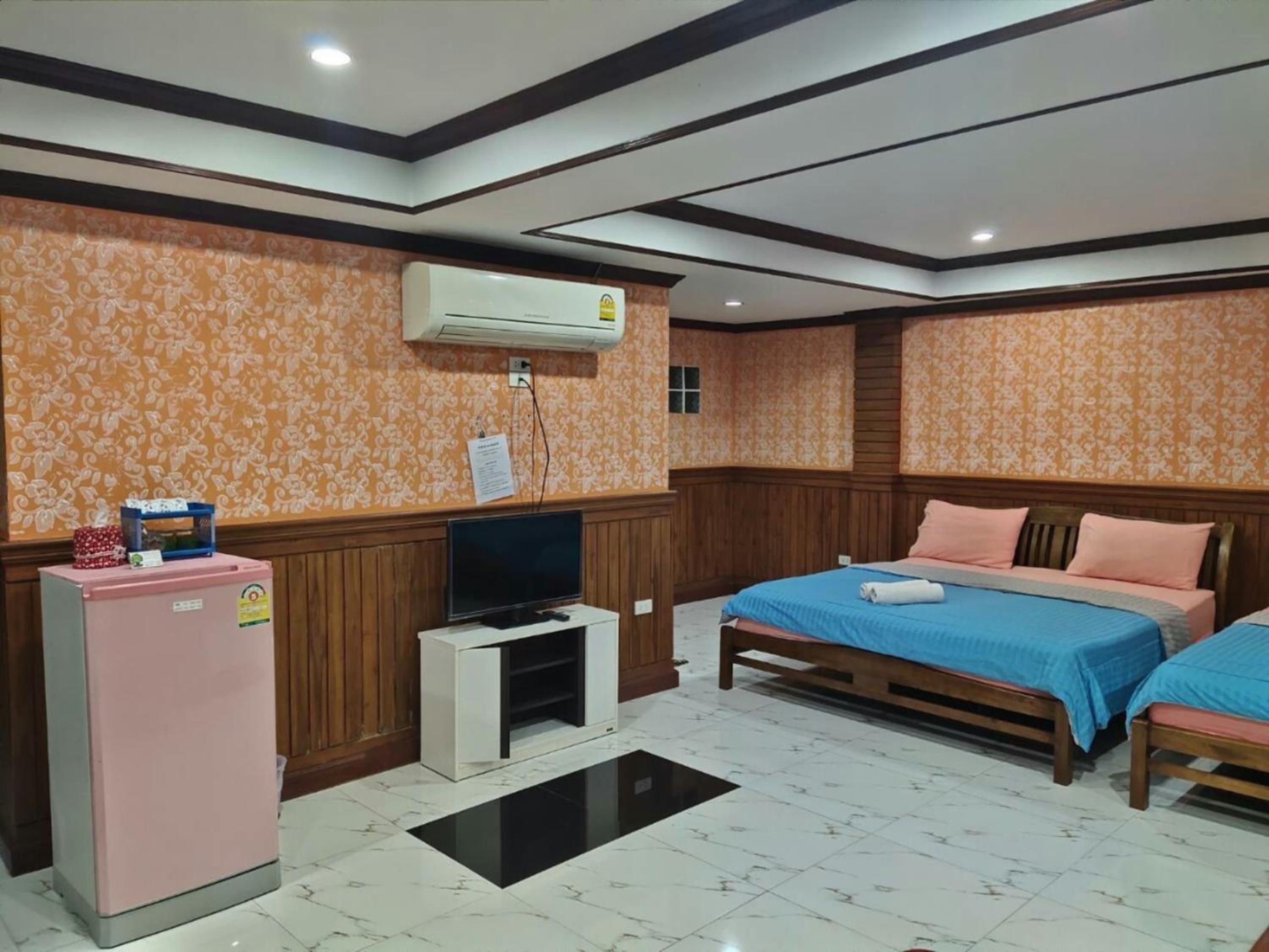 Deluxe Family Room photo 3