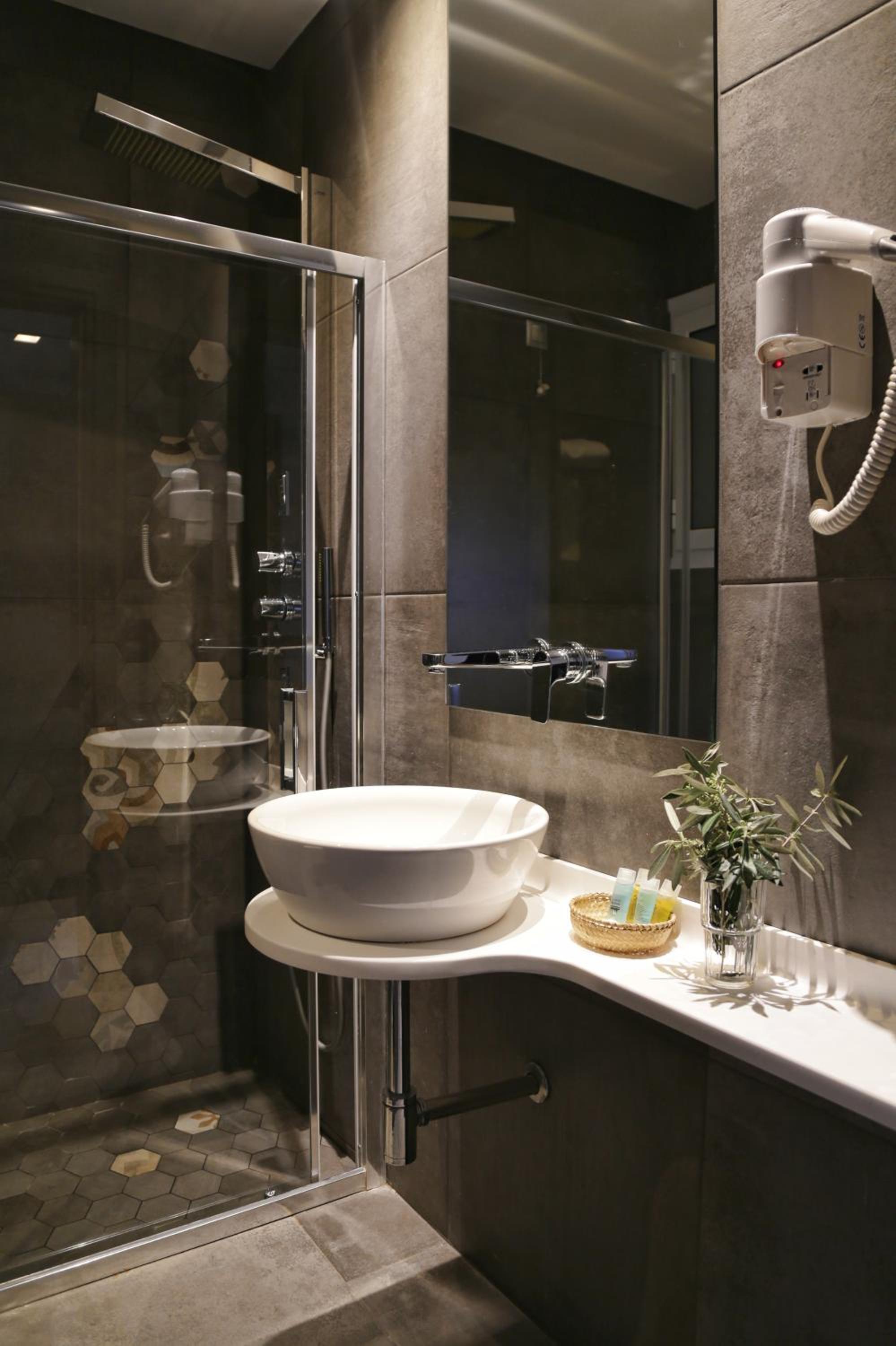 Twin Room with City View photo 2