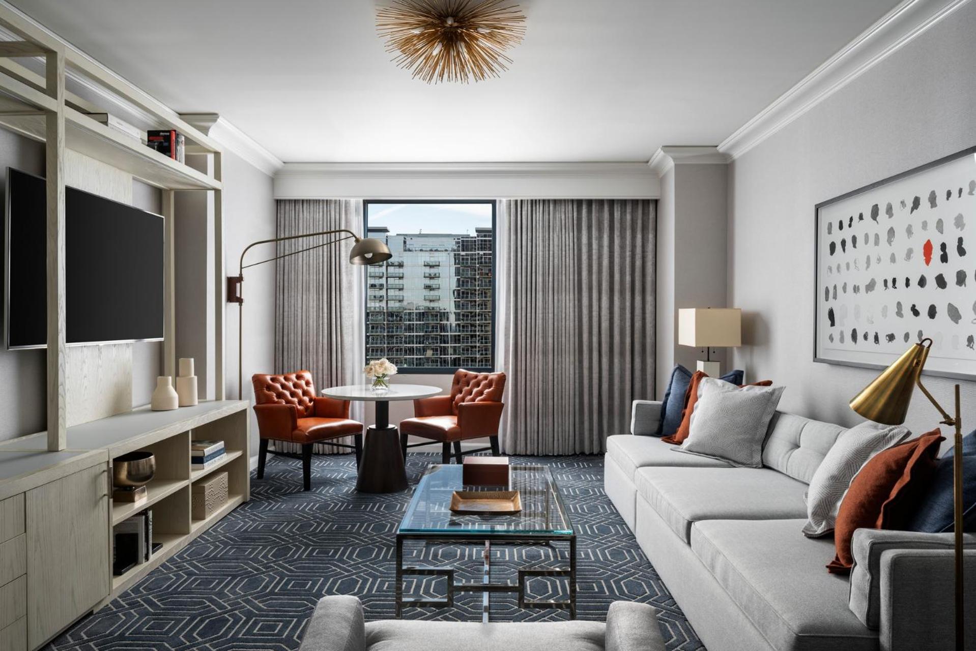 Corner Suite